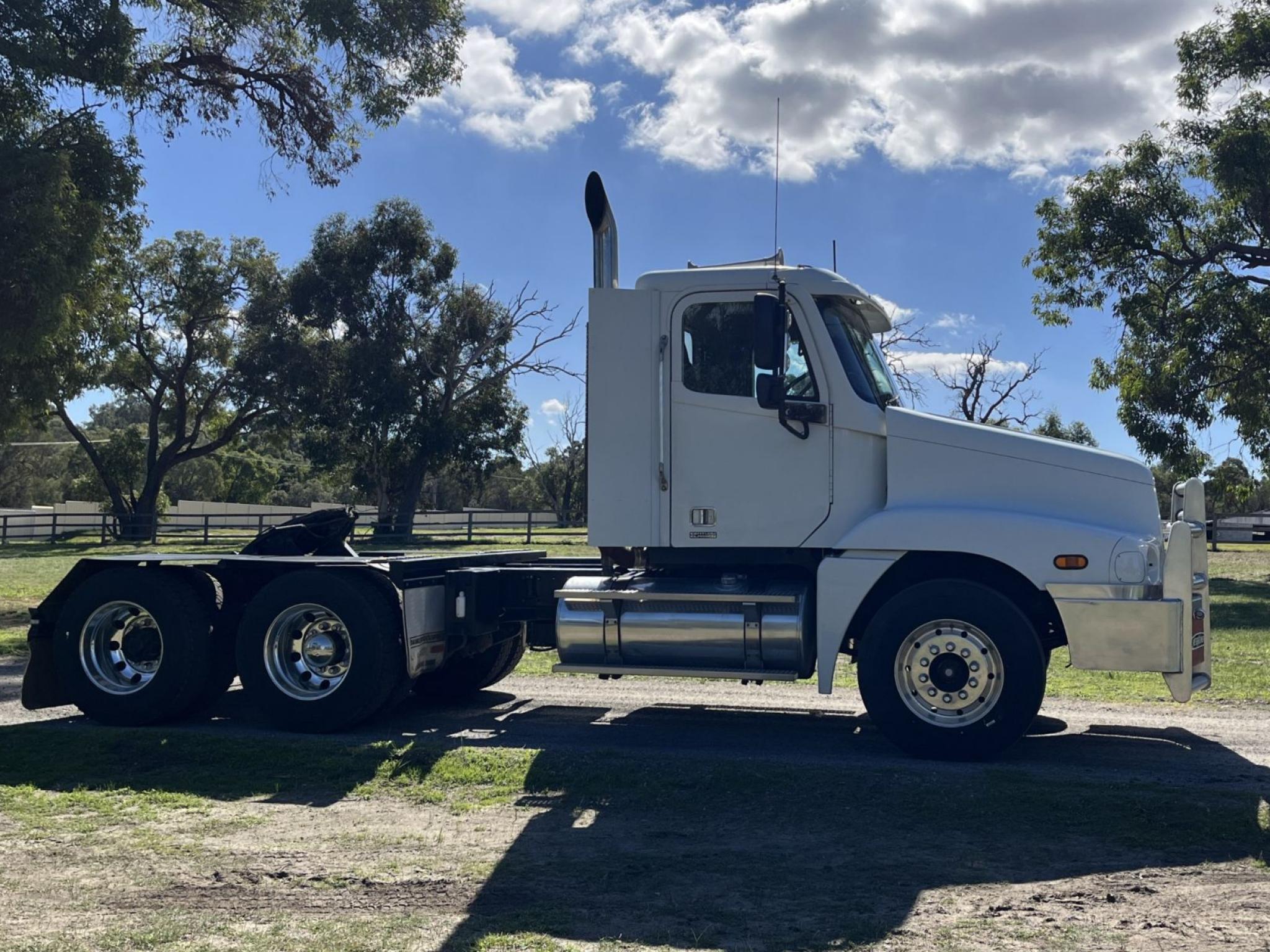 FREIGHTLINER CENTURY CLASS