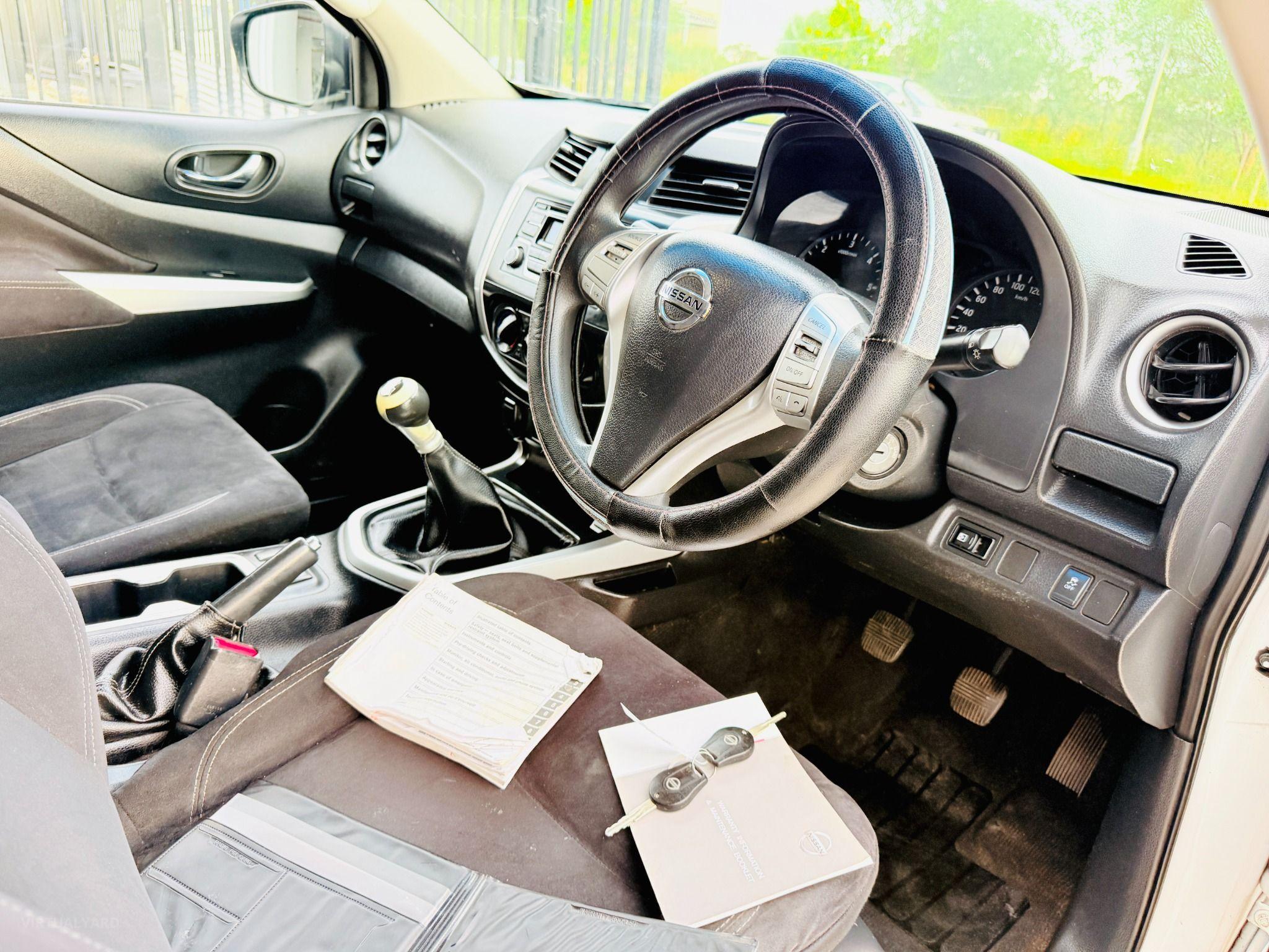 NISSAN NAVARA