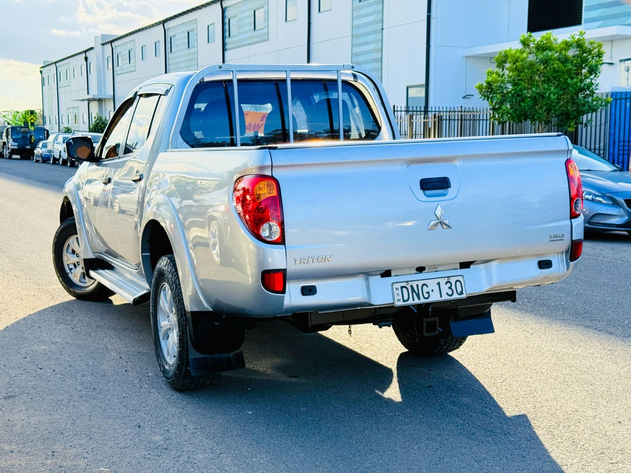 MITSUBISHI TRITON