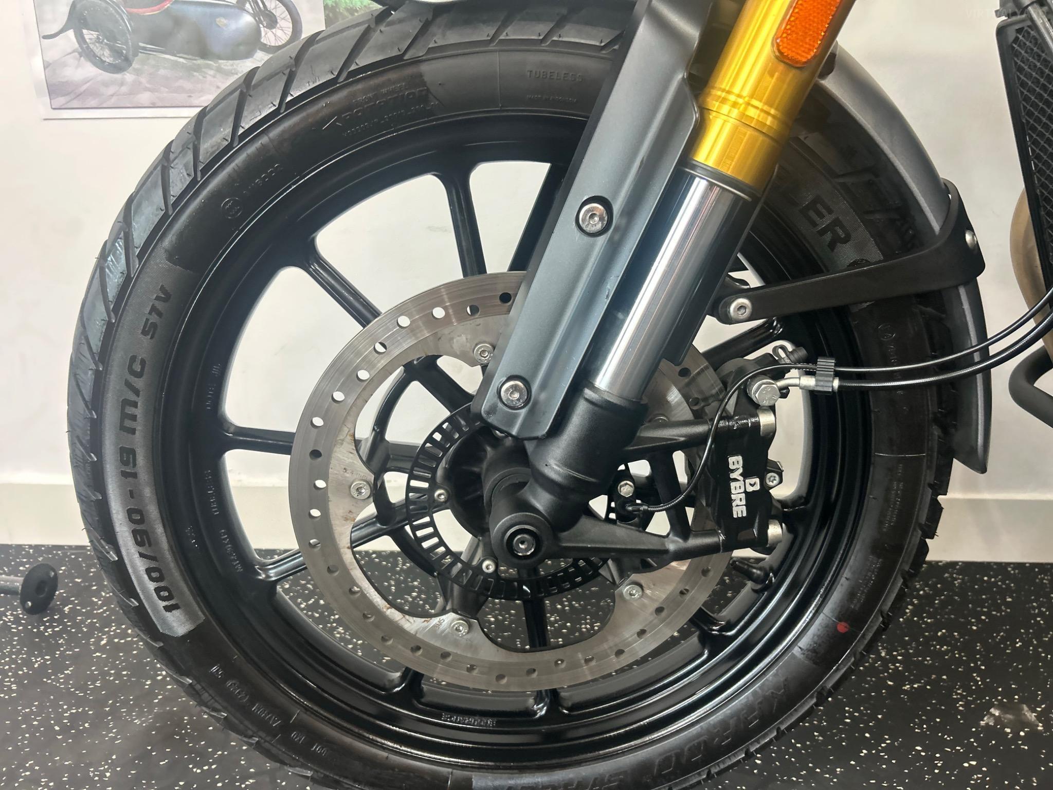 TRIUMPH SCRAMBLER 400X