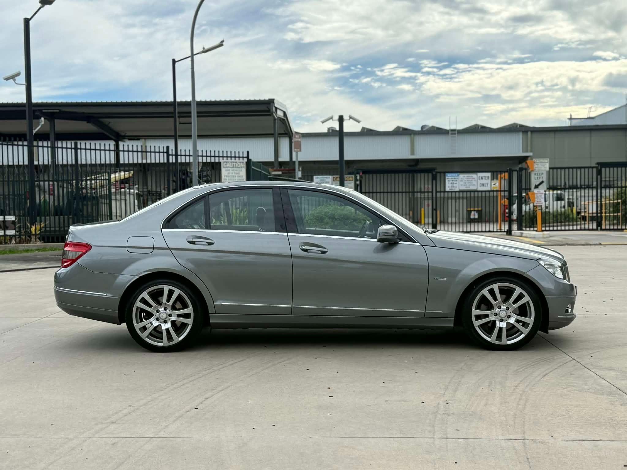 MERCEDES-BENZ C250