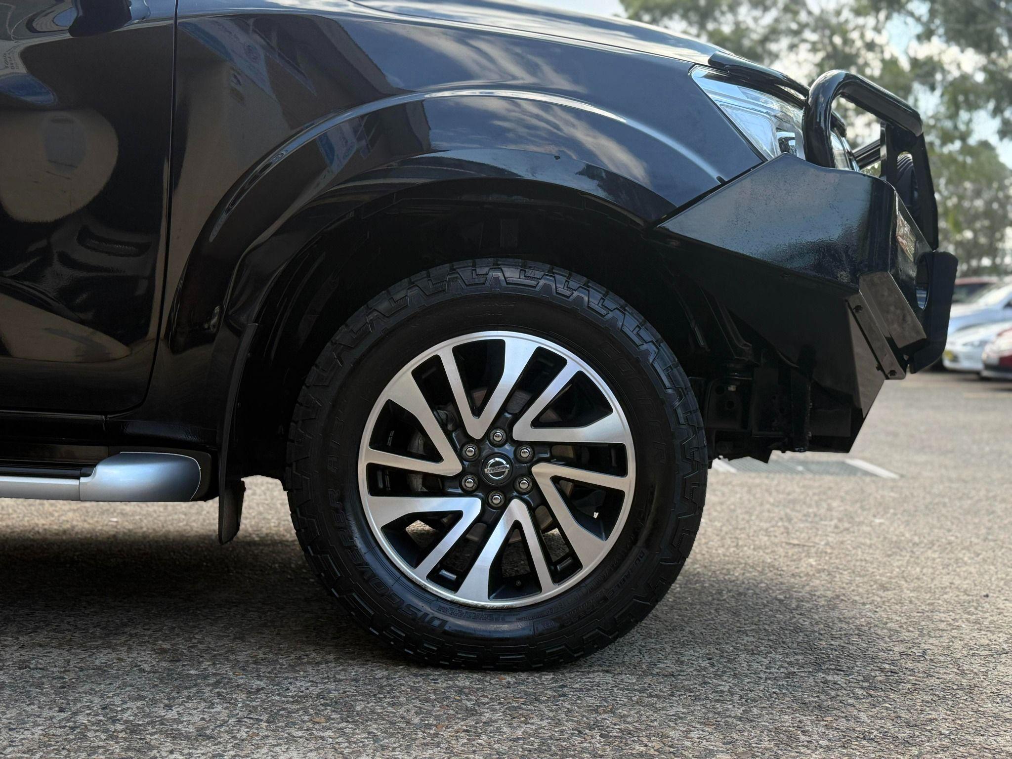 NISSAN NAVARA