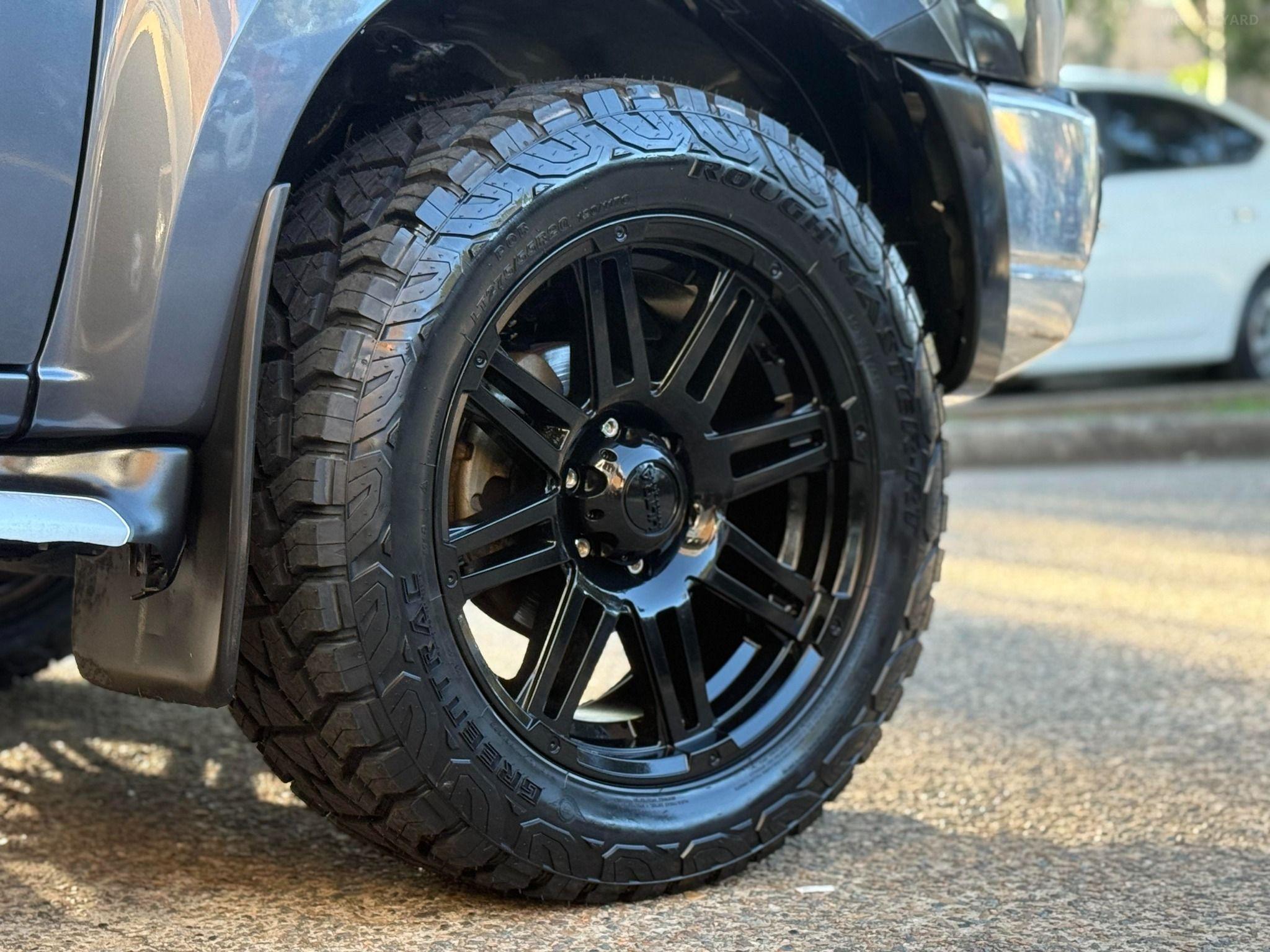 ISUZU D-MAX