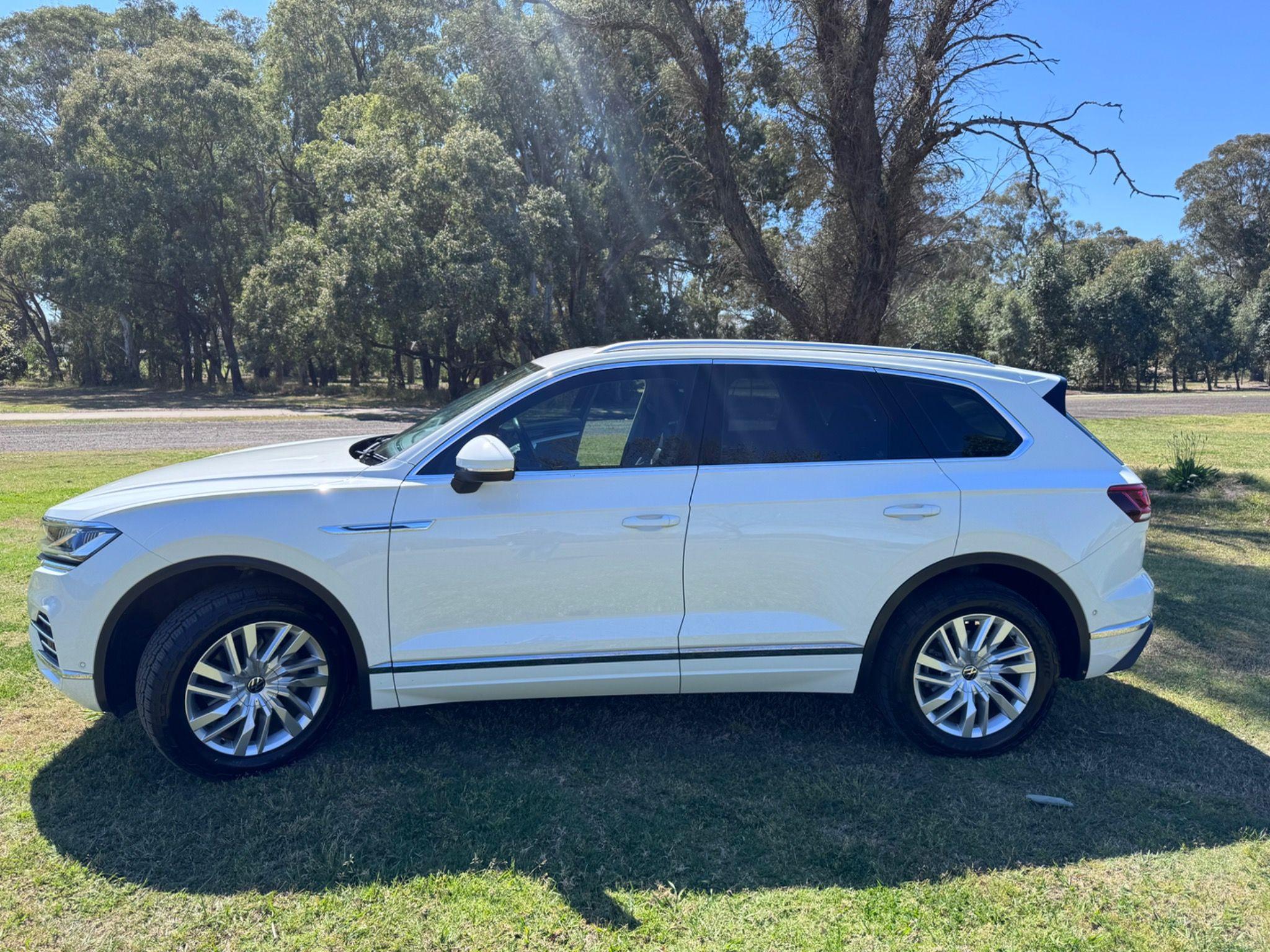 VOLKSWAGEN TOUAREG