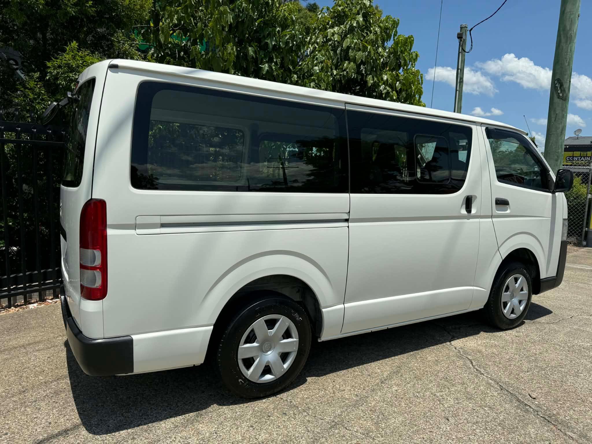 TOYOTA HIACE