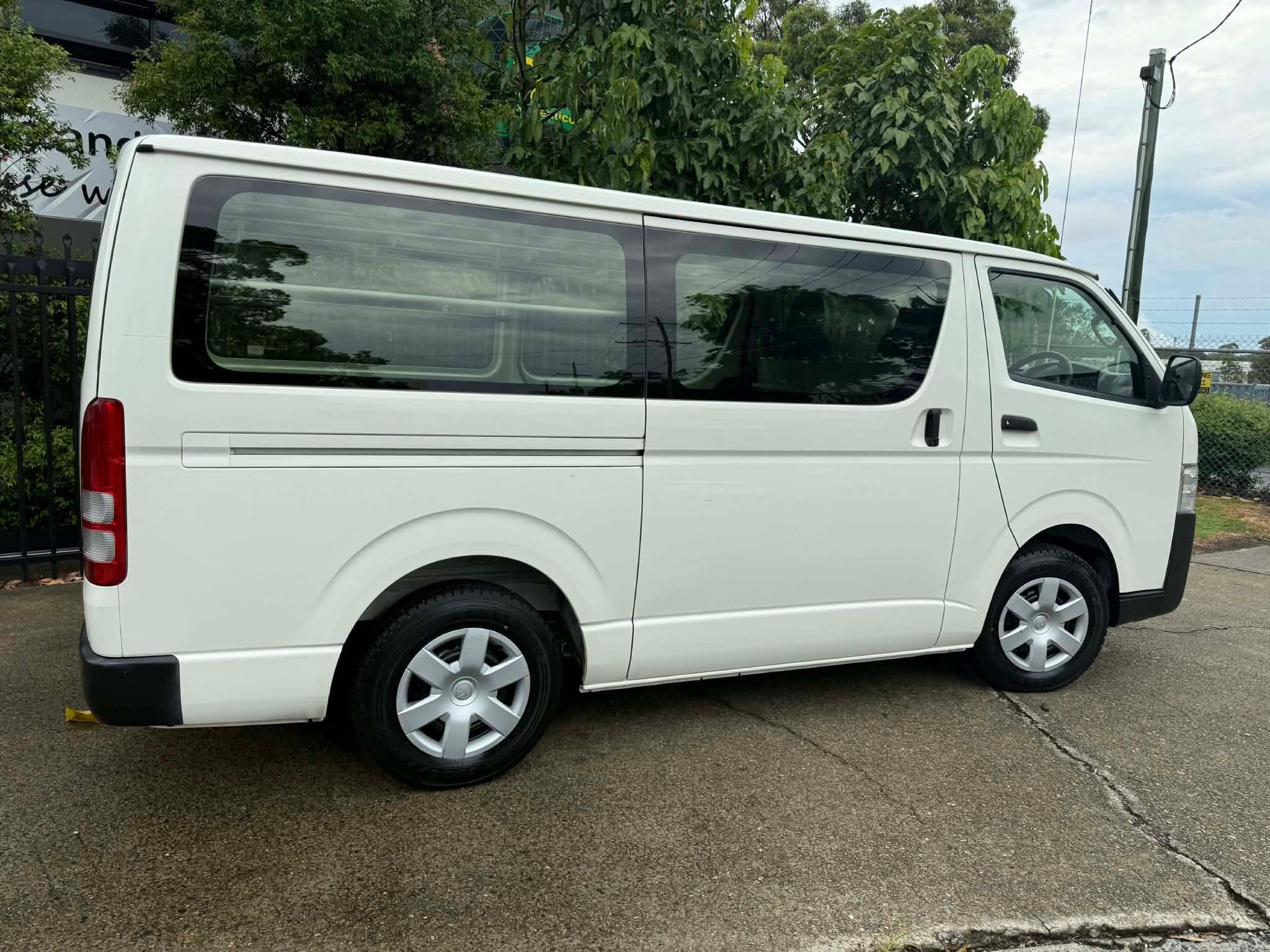 TOYOTA HIACE