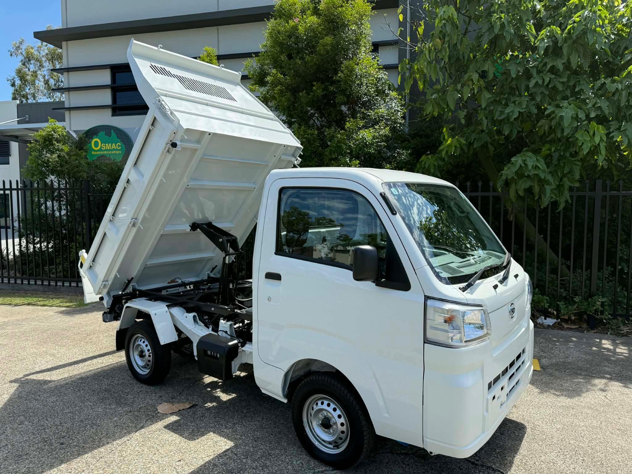 DAIHATSU HI-JET