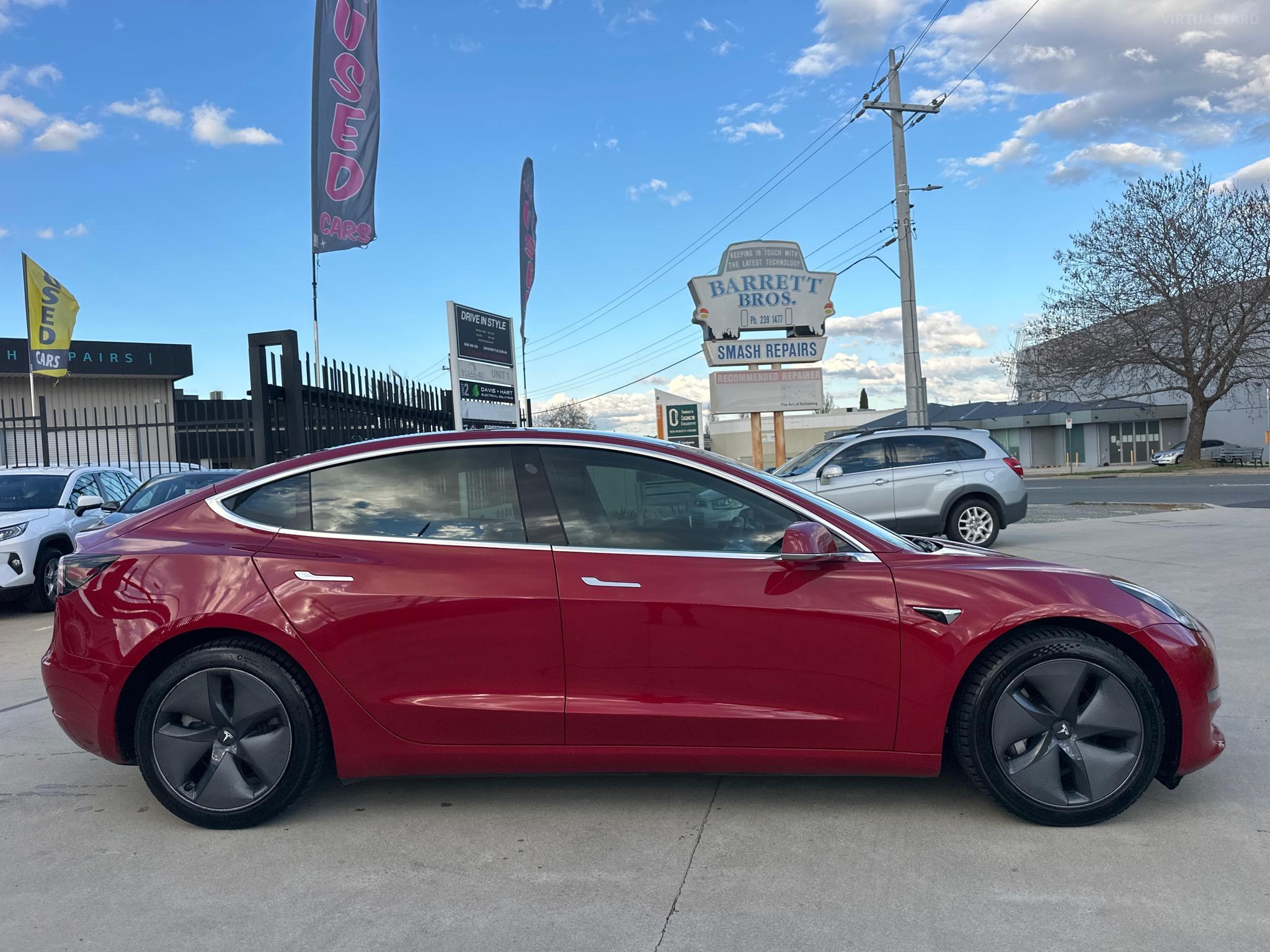 TESLA MODEL 3