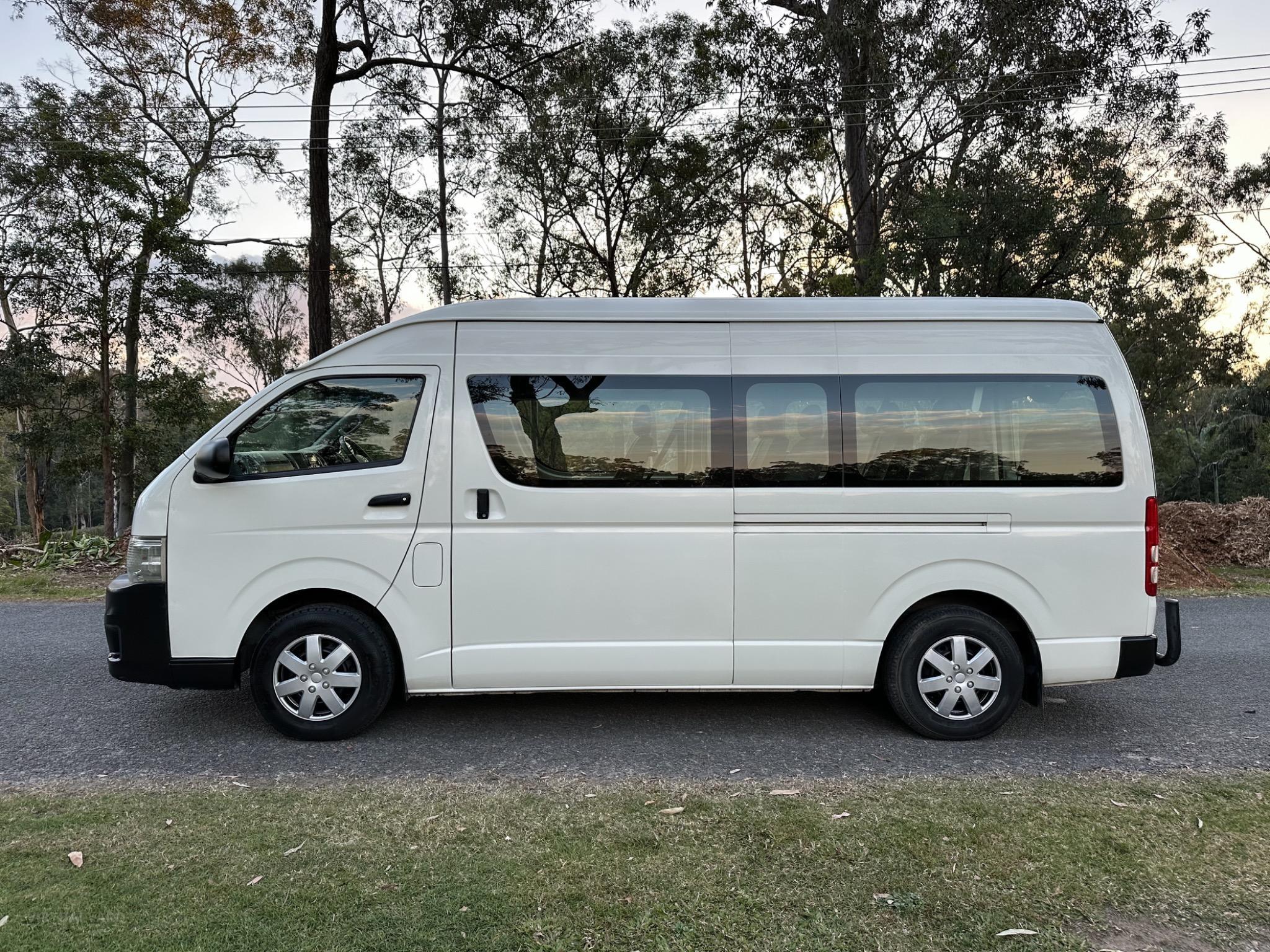 TOYOTA HIACE