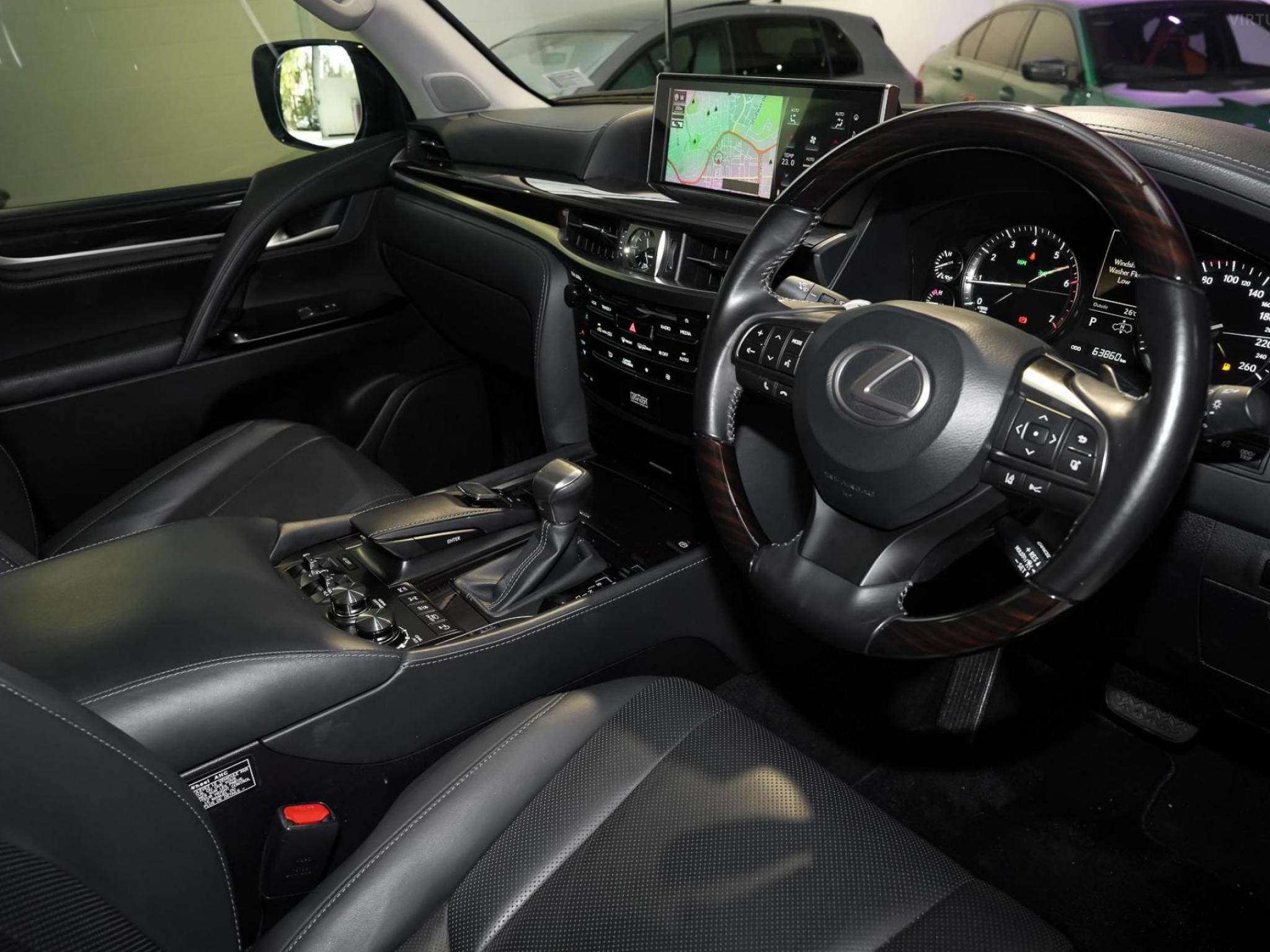 LEXUS LX570