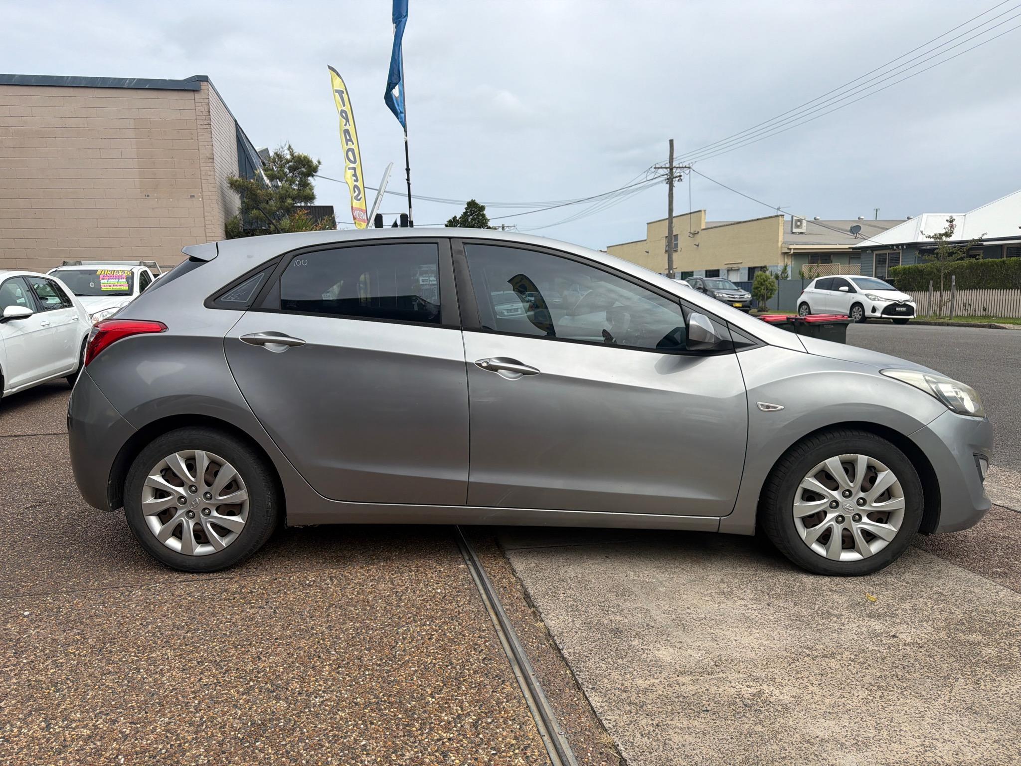 HYUNDAI i30