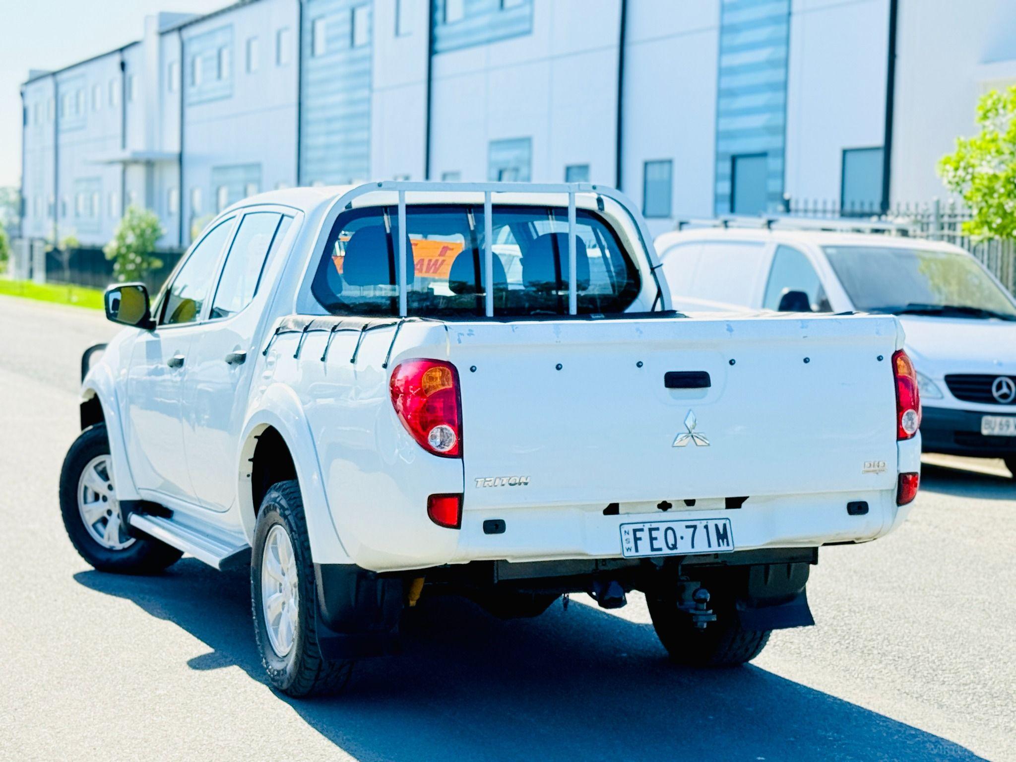 MITSUBISHI TRITON