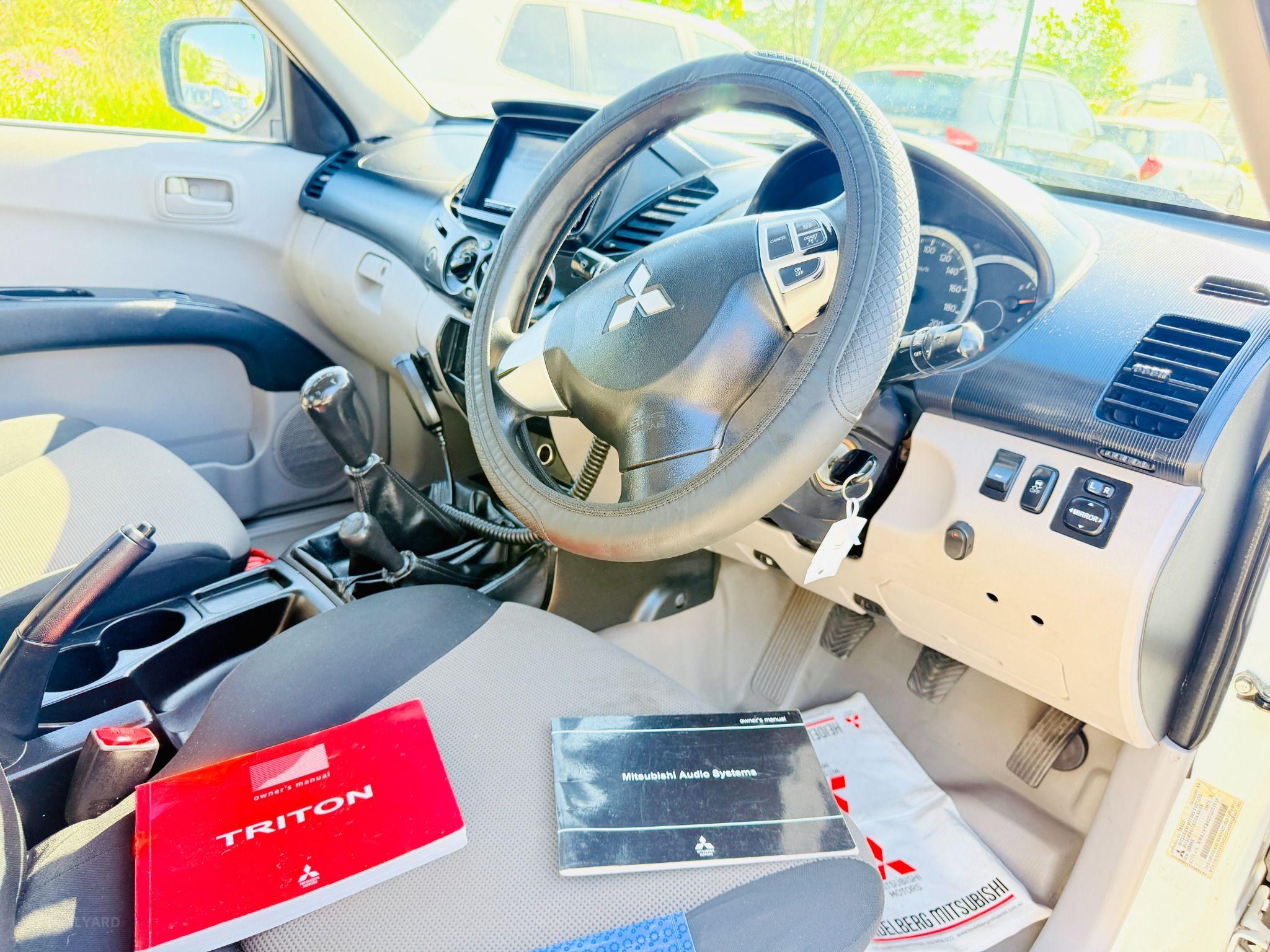 MITSUBISHI TRITON