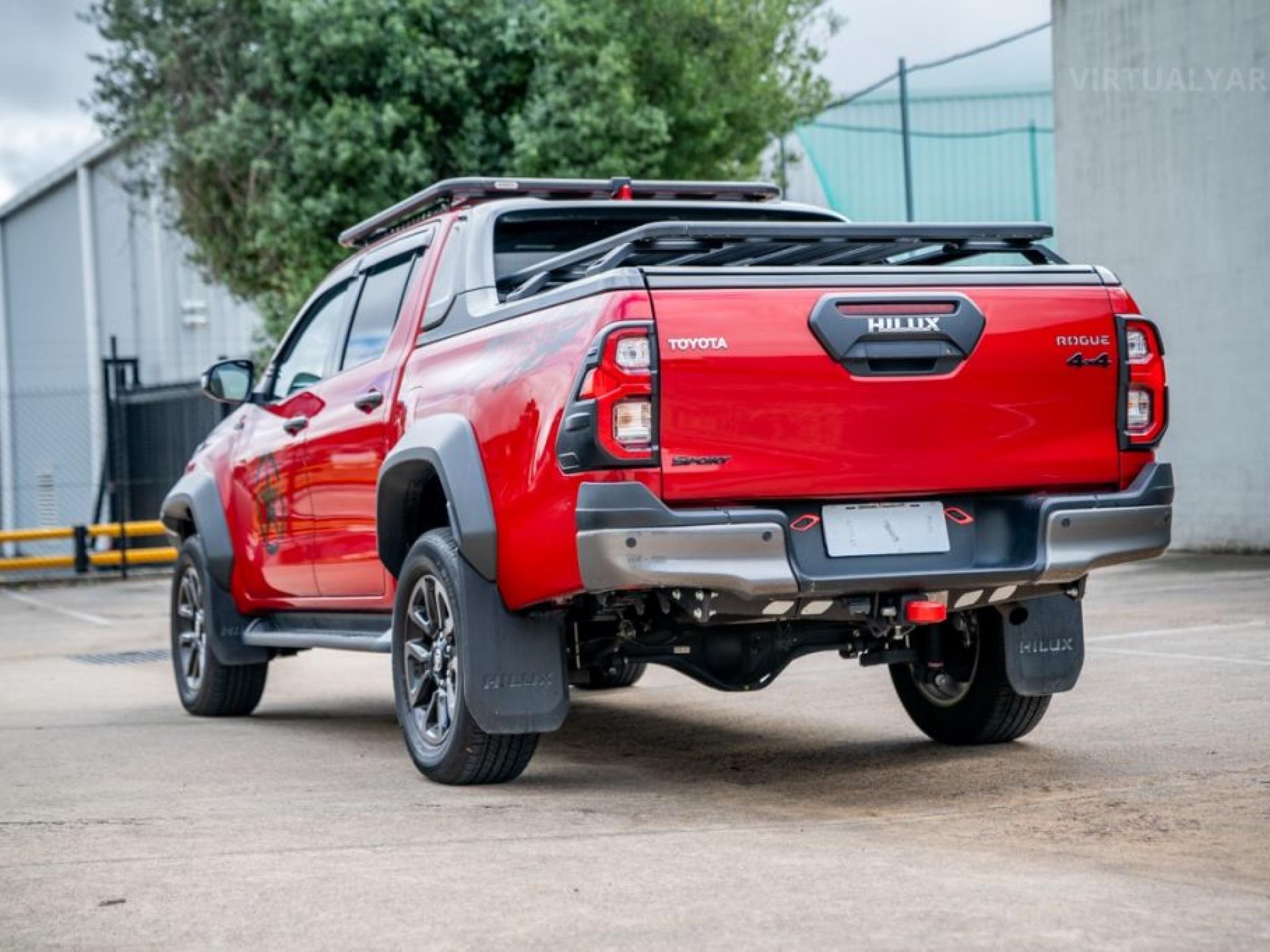 TOYOTA HILUX