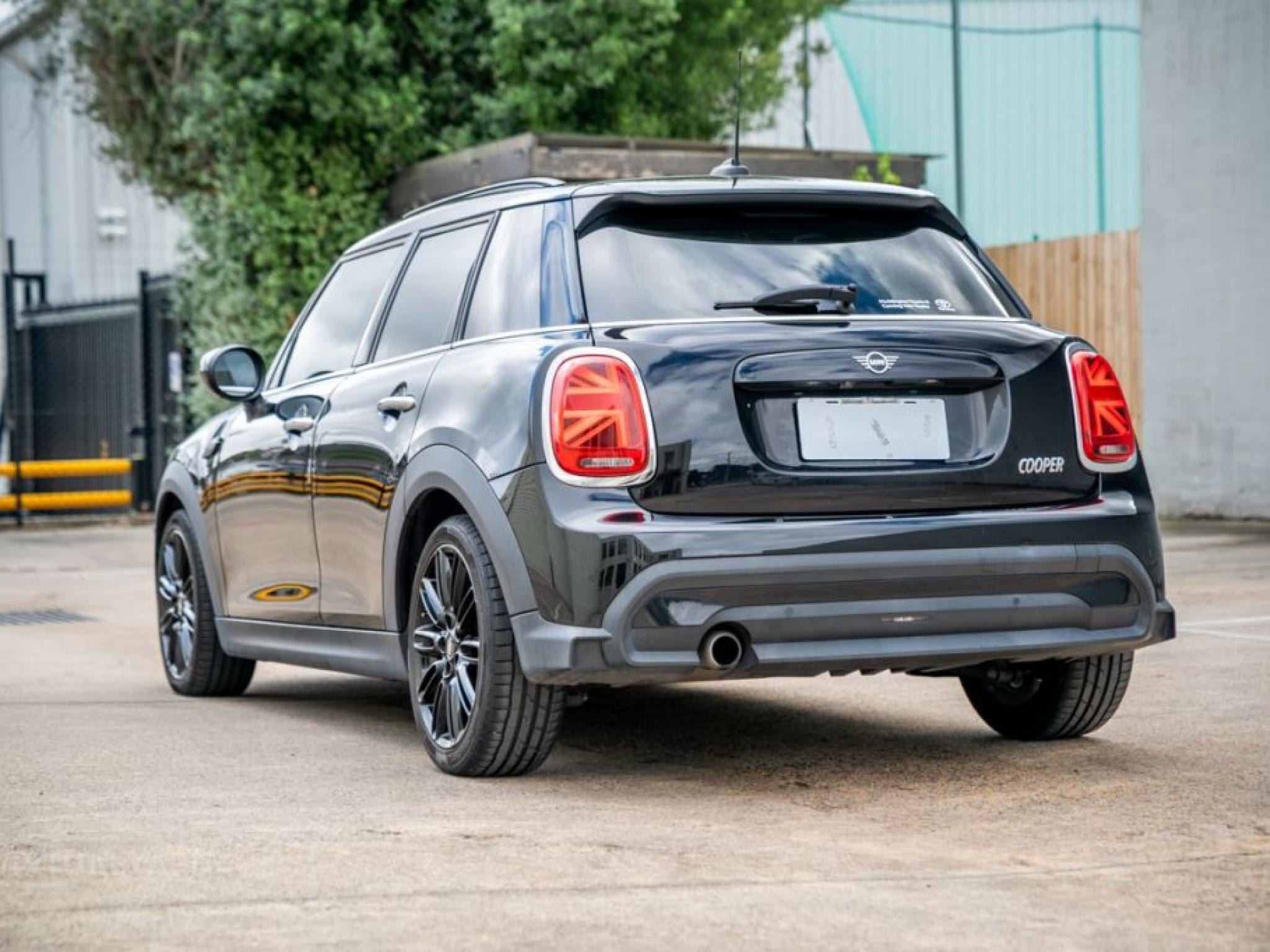 MINI 5D HATCH