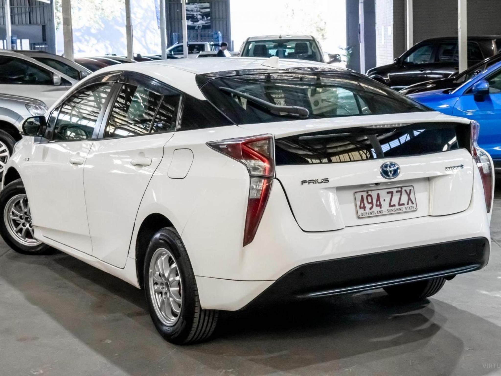 TOYOTA PRIUS