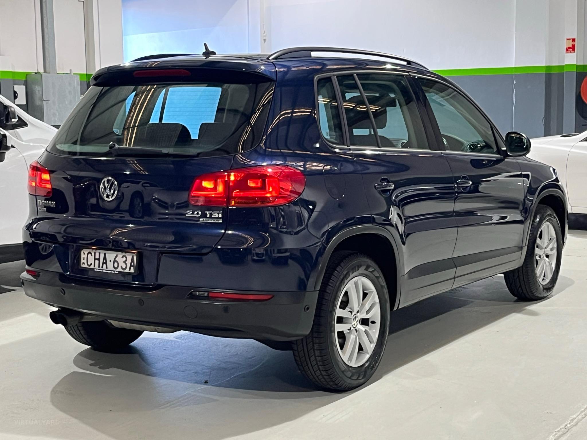 VOLKSWAGEN TIGUAN