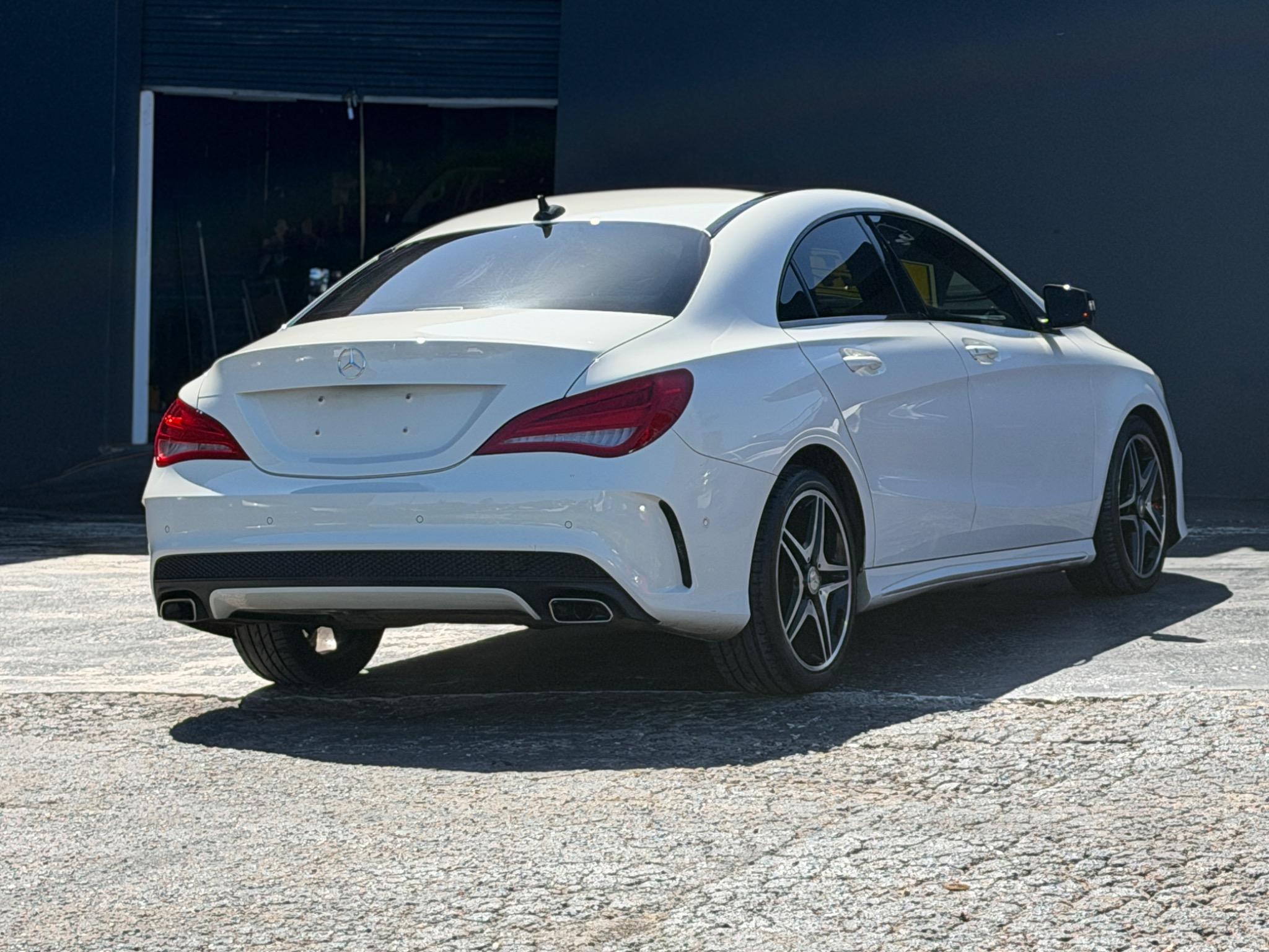 MERCEDES-BENZ CLA