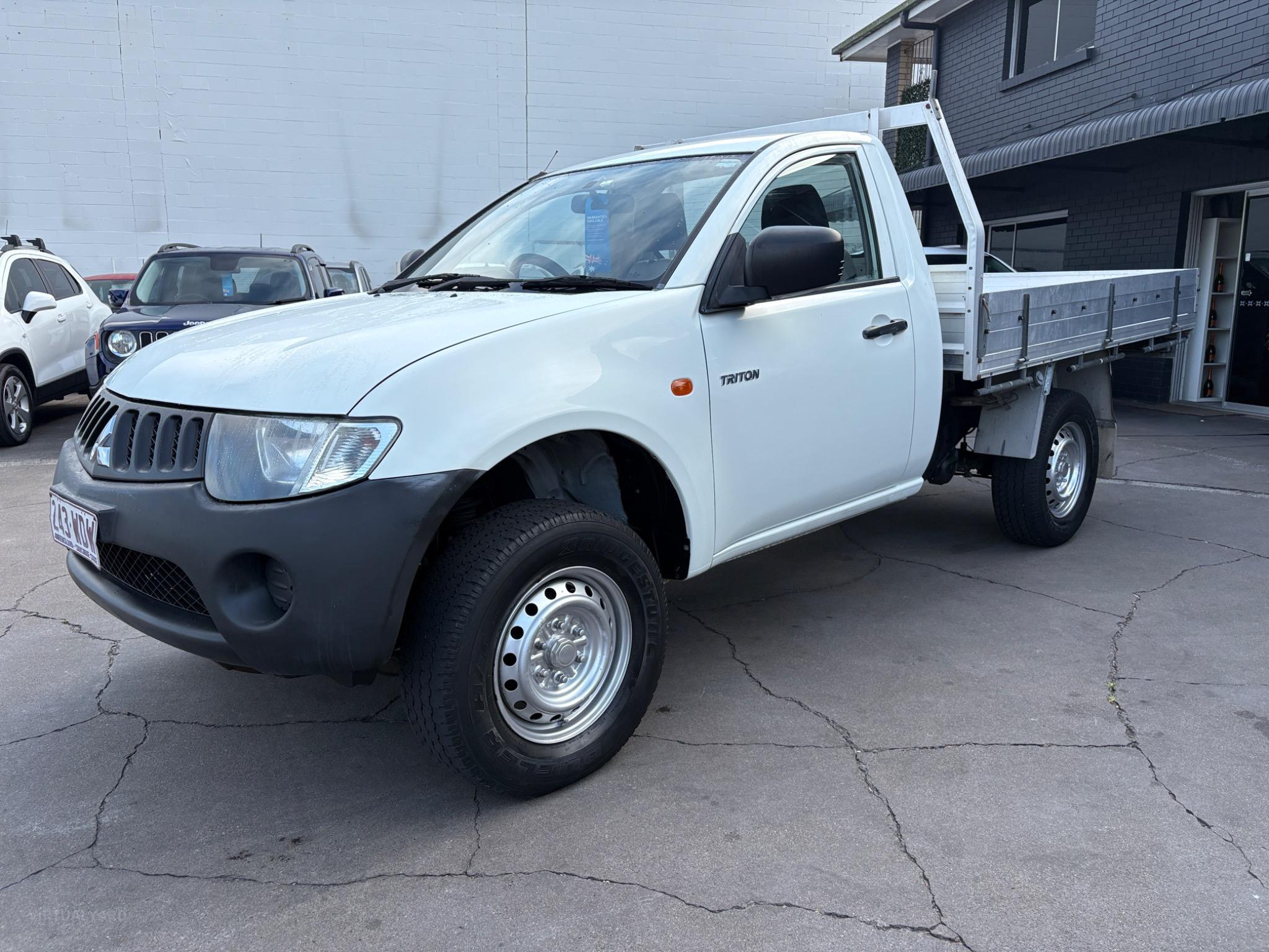 MITSUBISHI TRITON