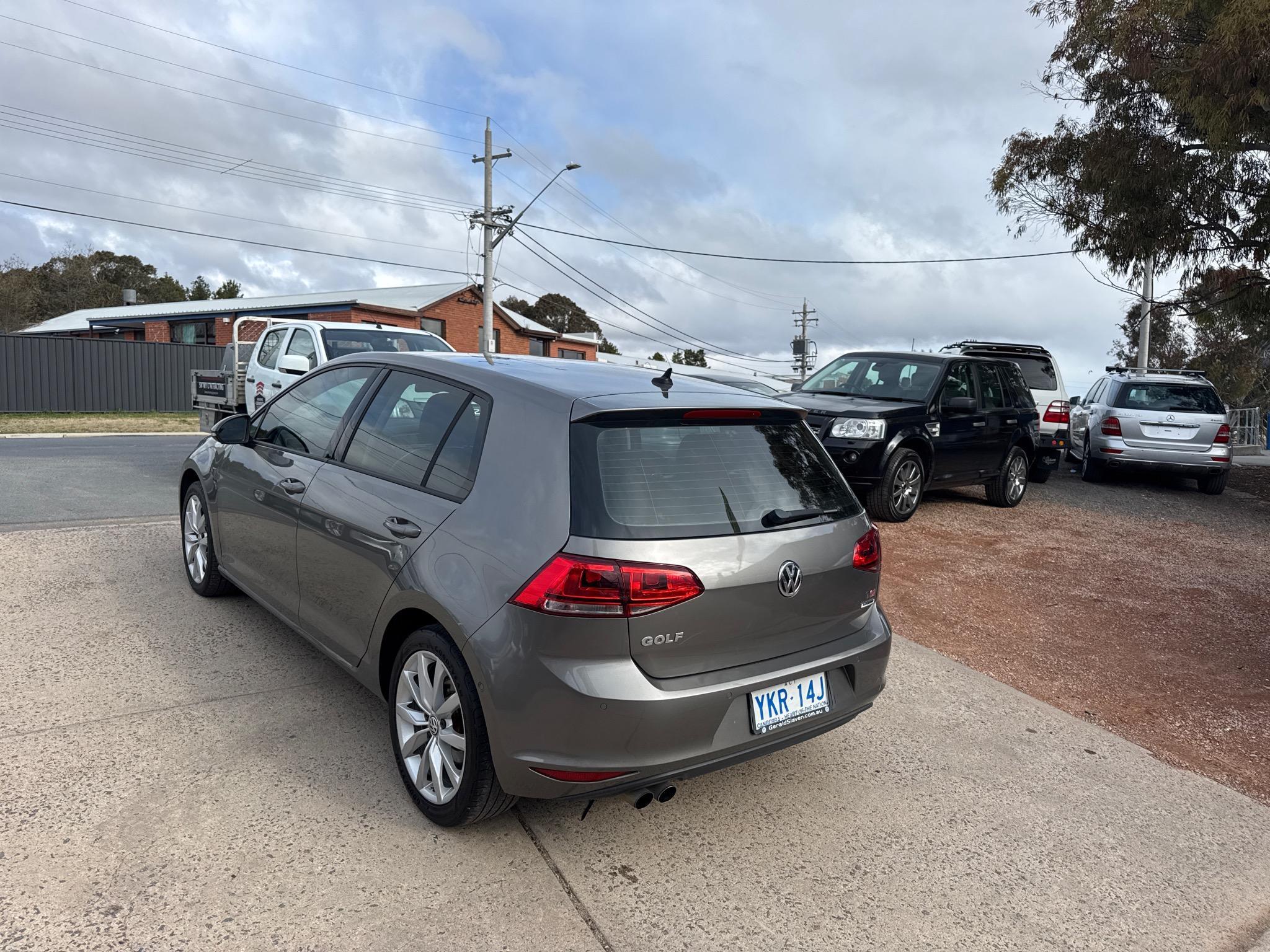 VOLKSWAGEN GOLF