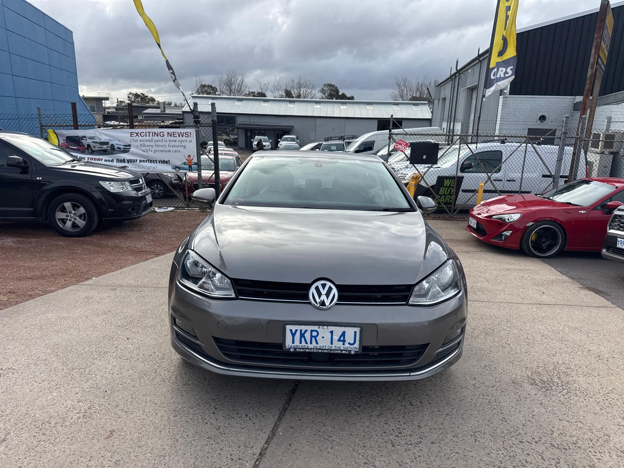 VOLKSWAGEN GOLF