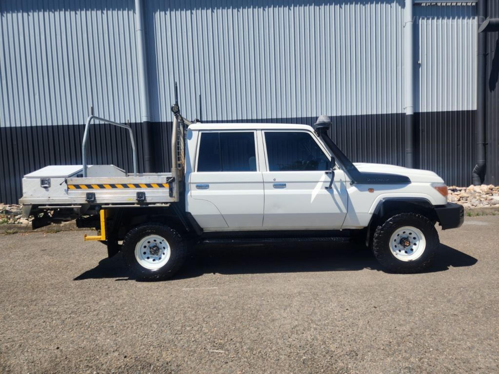 TOYOTA LANDCRUISER