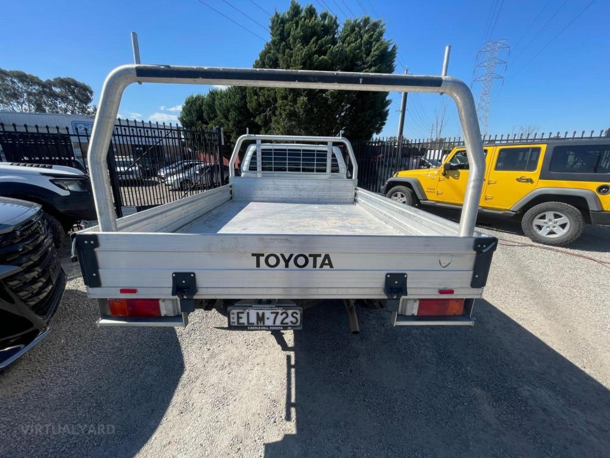 TOYOTA HILUX