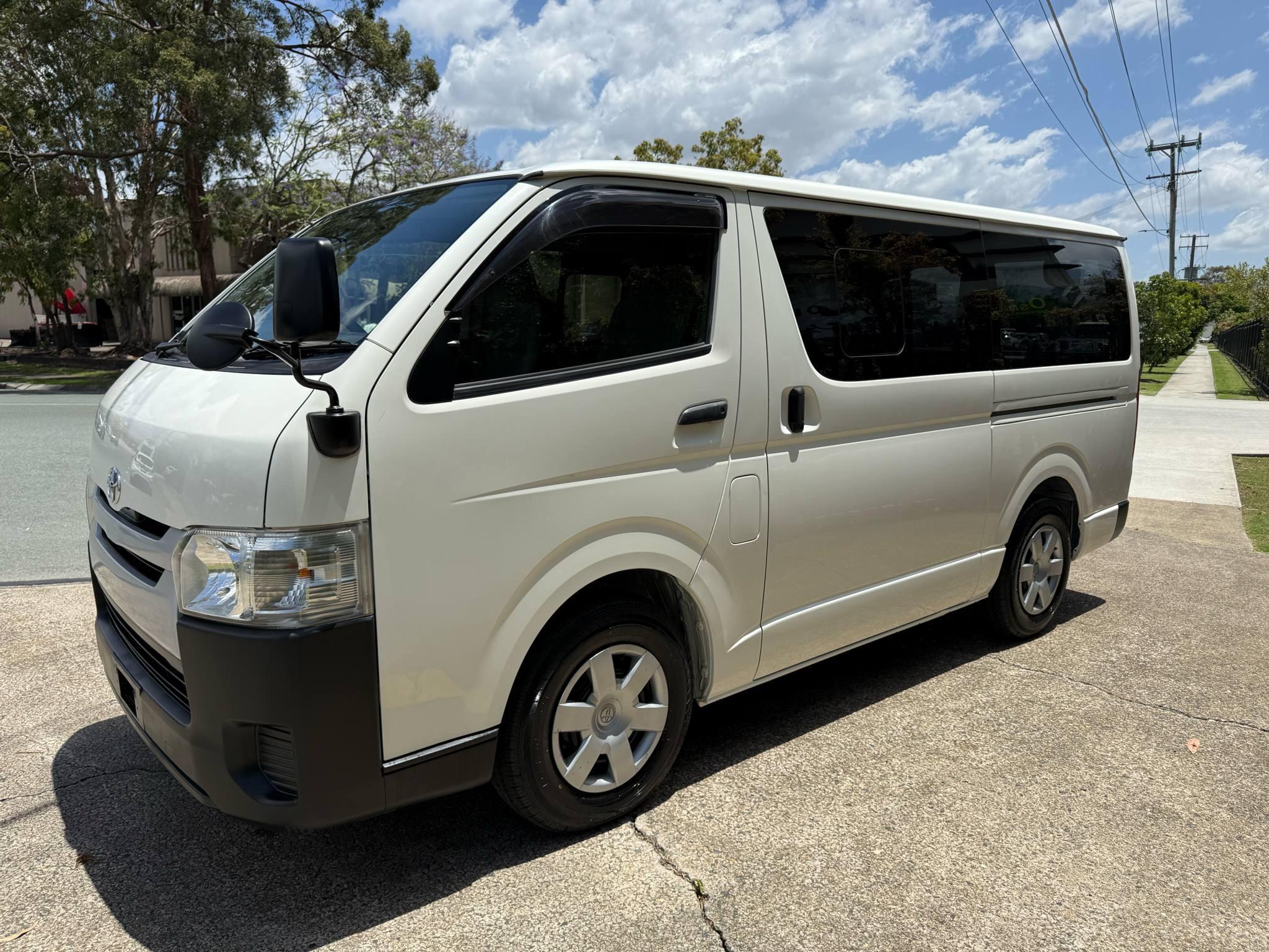 TOYOTA HIACE