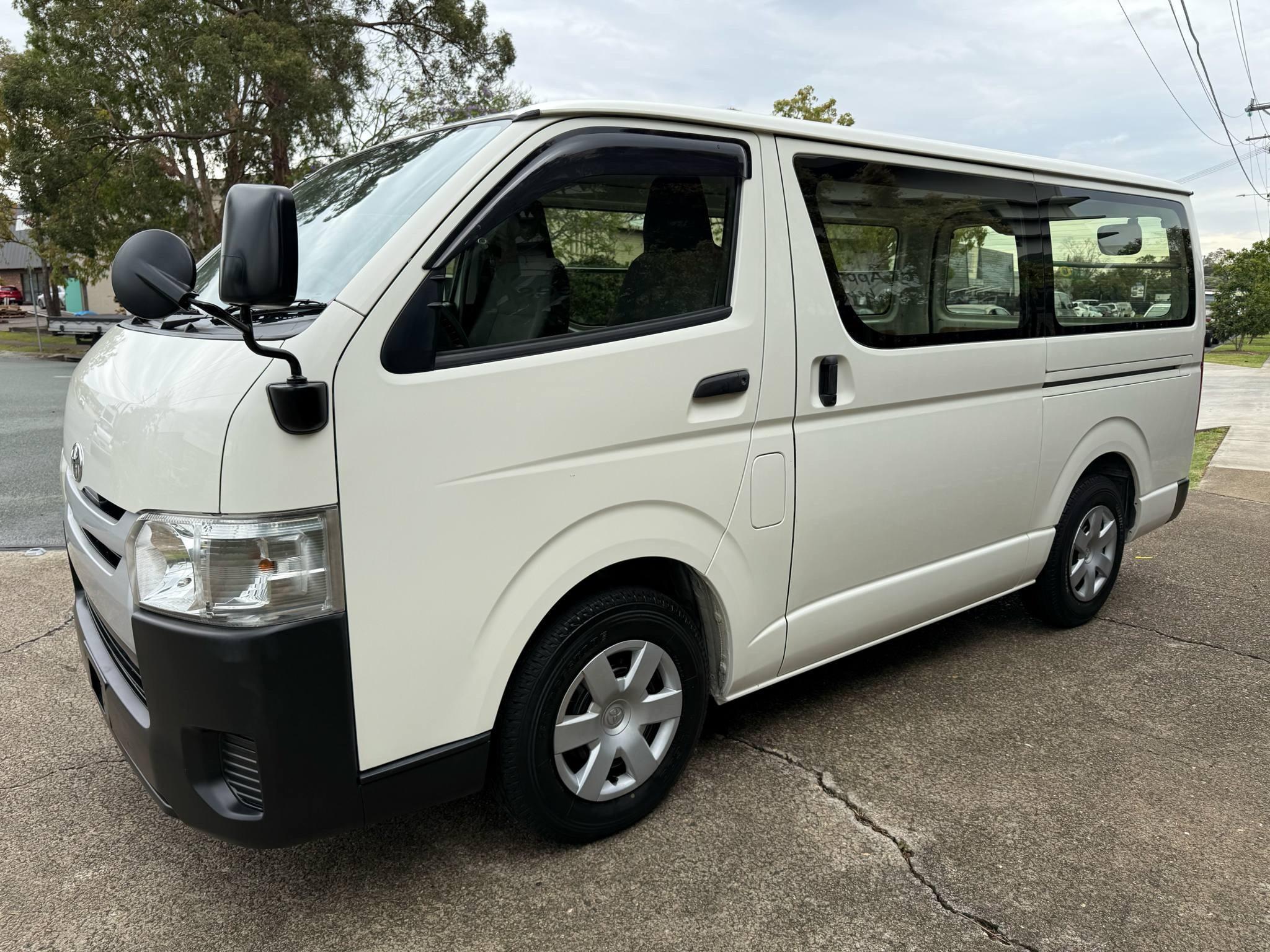 TOYOTA HIACE