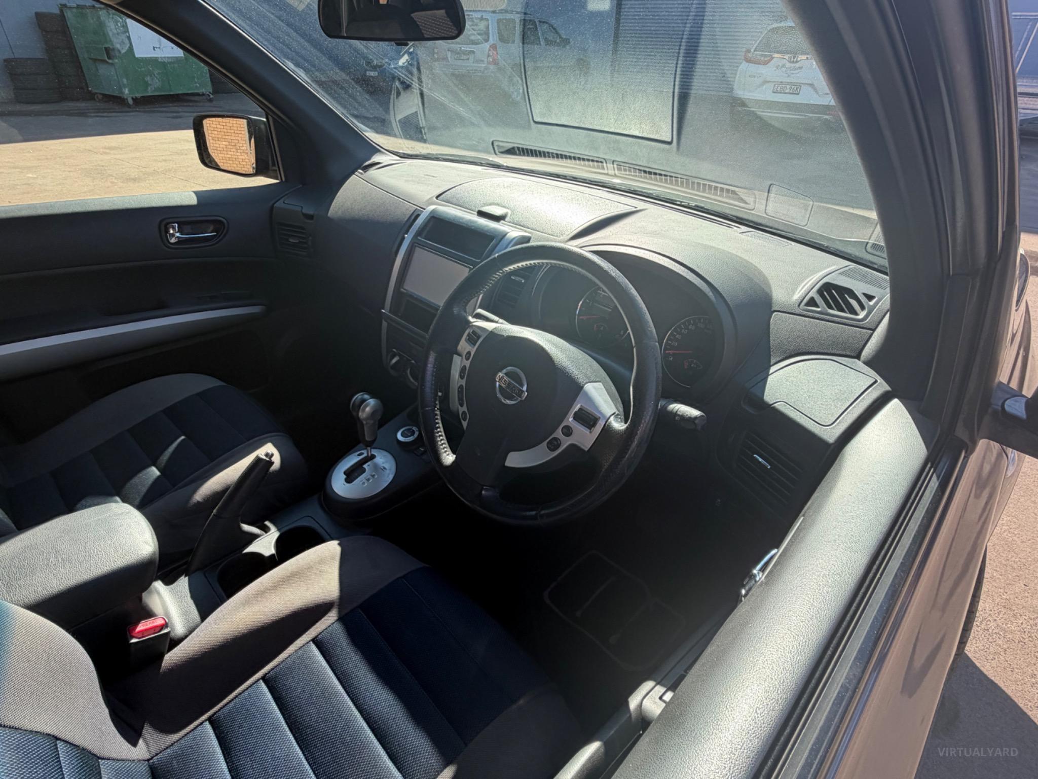 NISSAN X-TRAIL