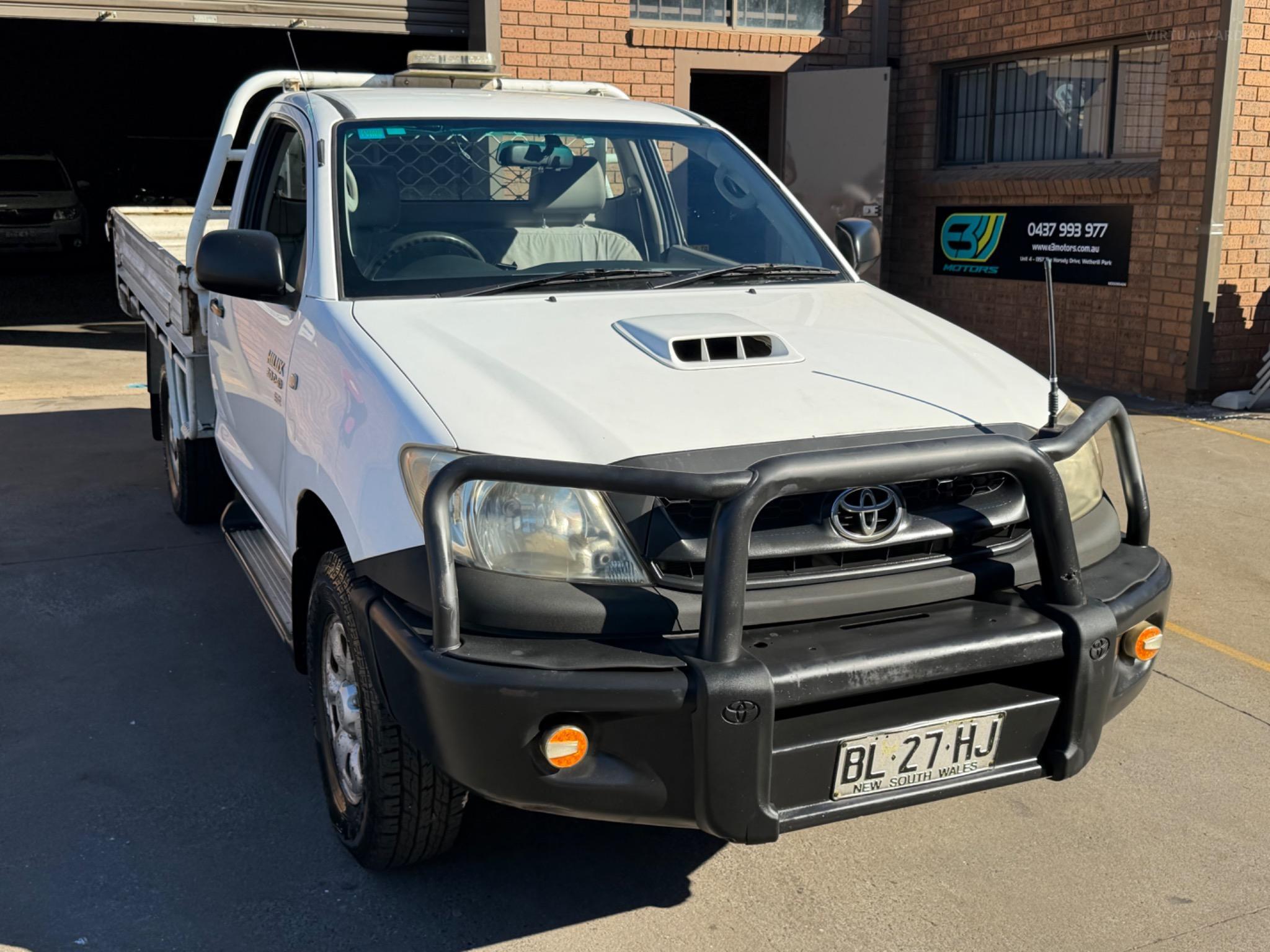 TOYOTA HILUX