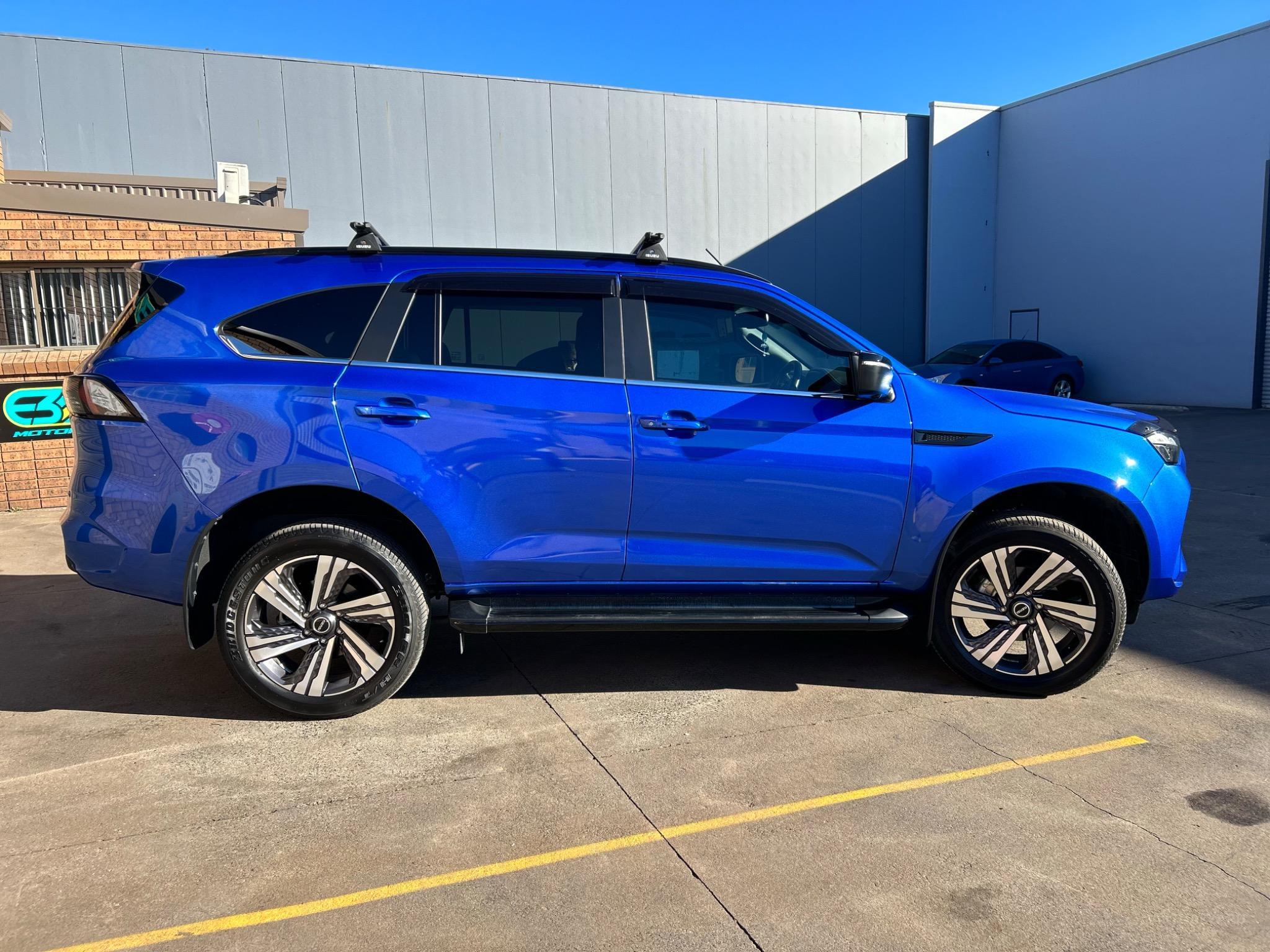 ISUZU MU-X