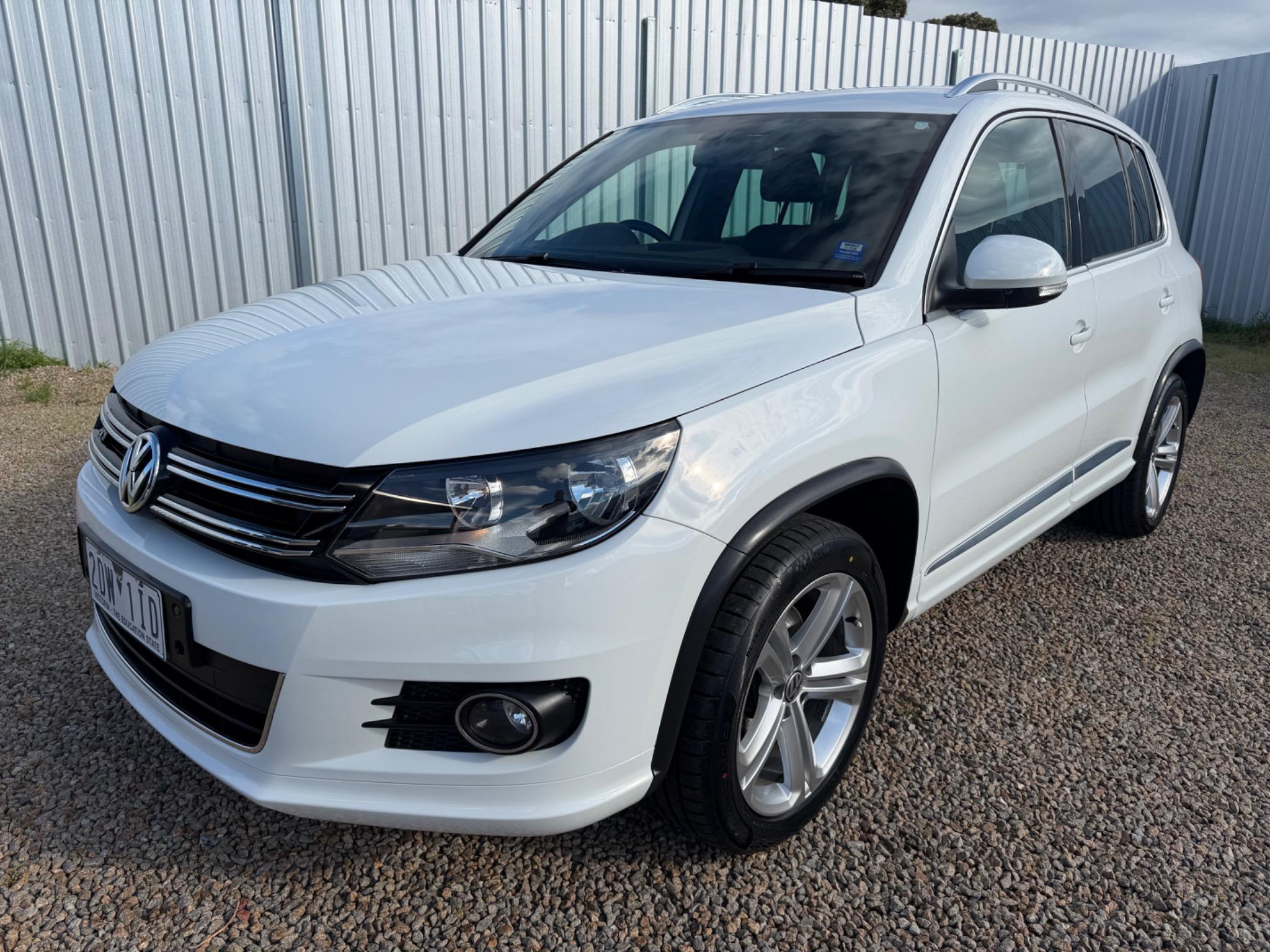VOLKSWAGEN TIGUAN