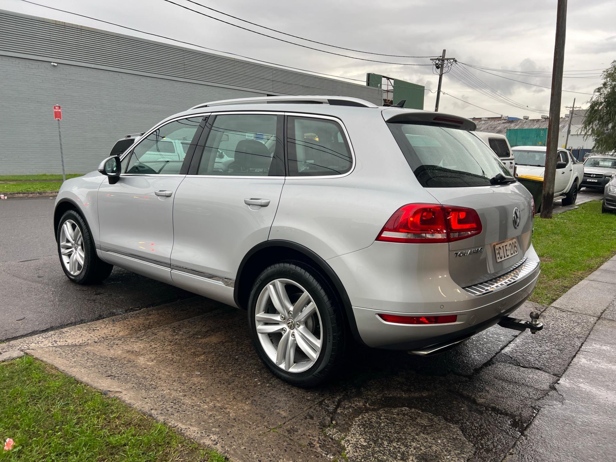 VOLKSWAGEN TOUAREG