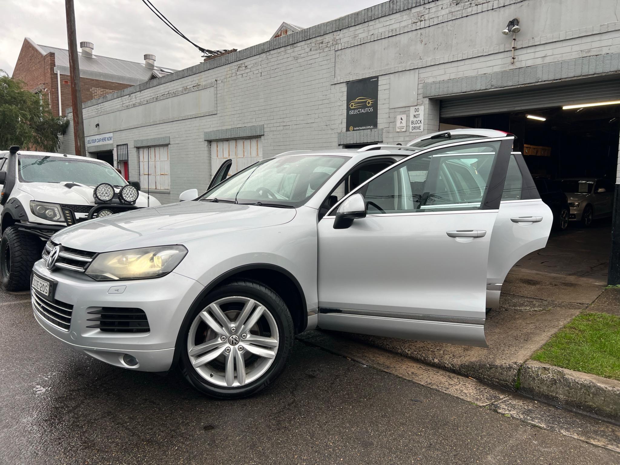 VOLKSWAGEN TOUAREG