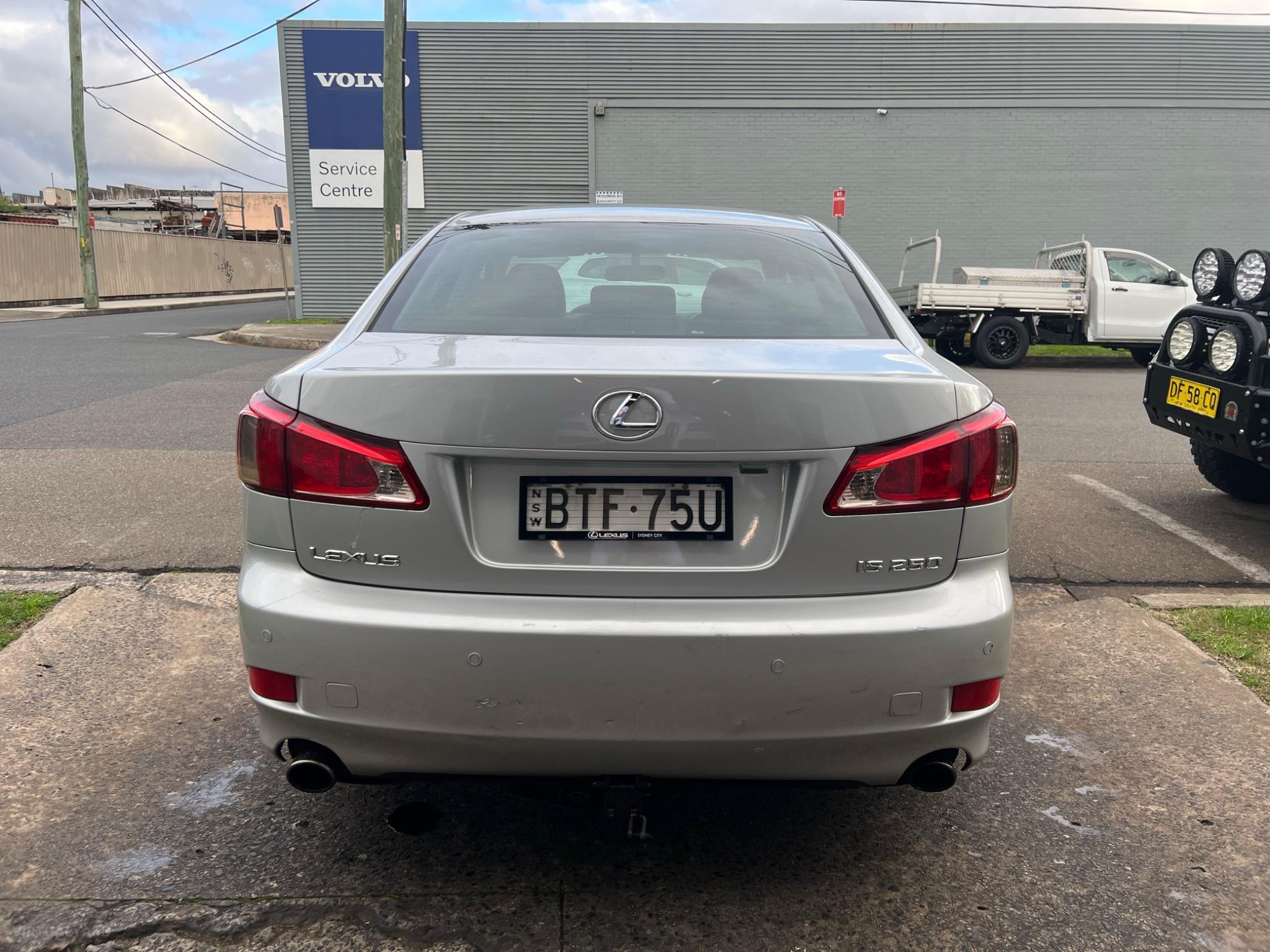 LEXUS IS250