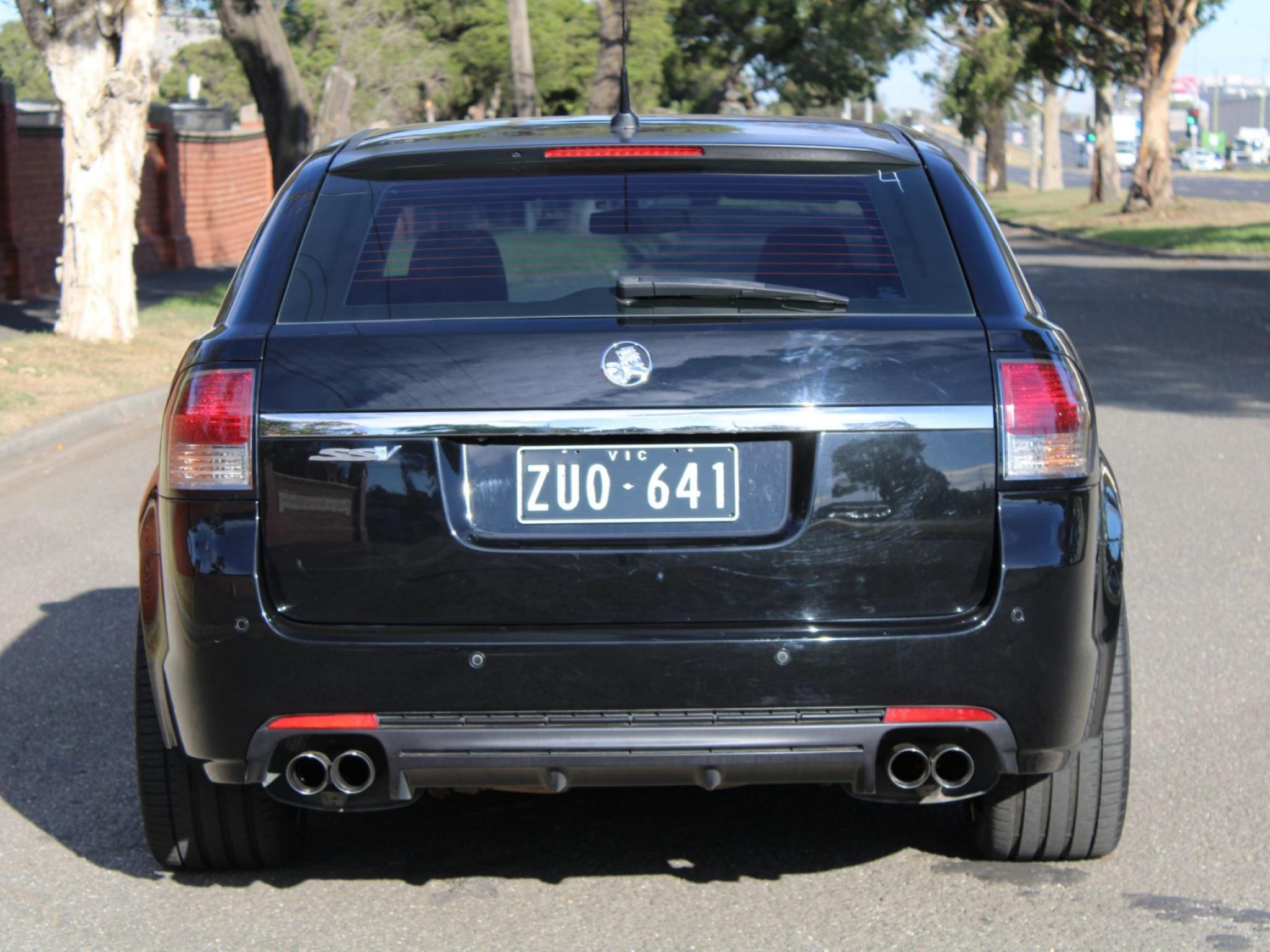 HOLDEN COMMODORE