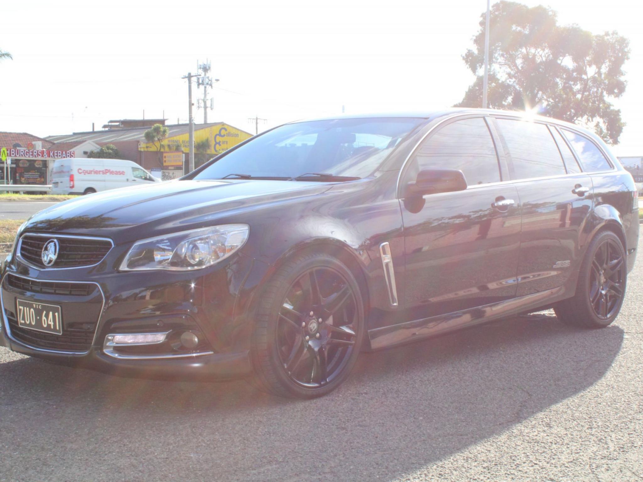 HOLDEN COMMODORE