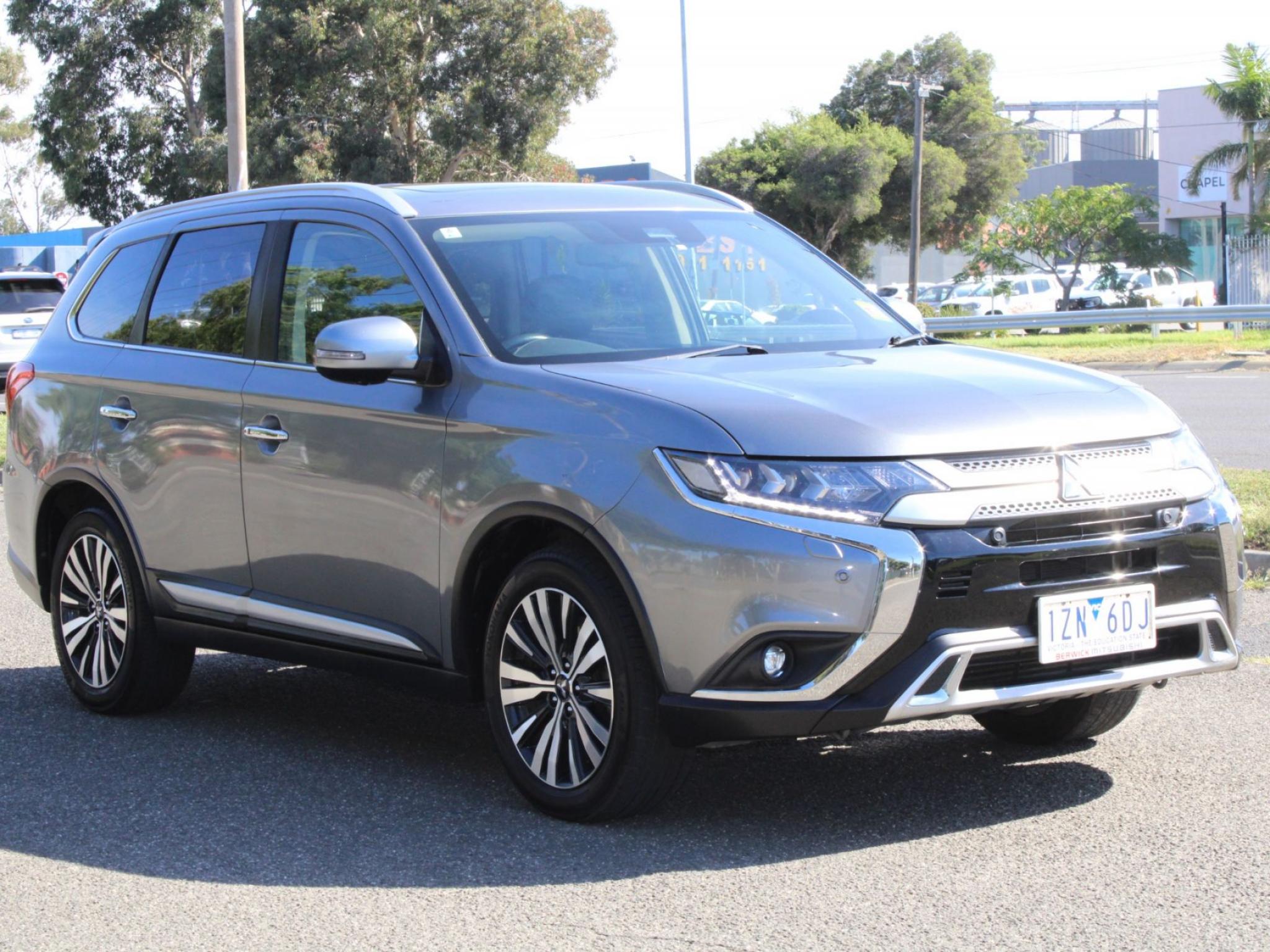 MITSUBISHI OUTLANDER