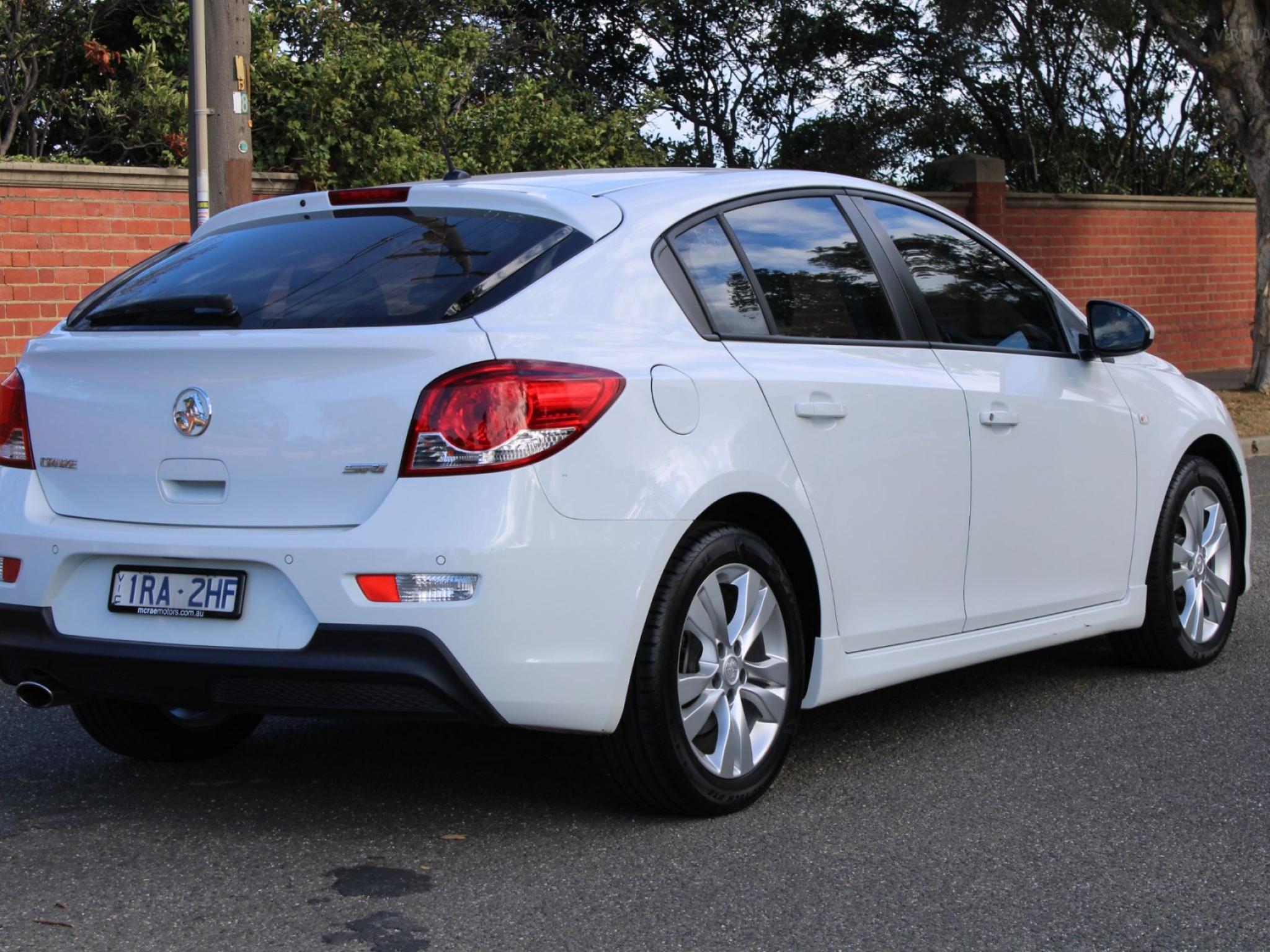 HOLDEN CRUZE