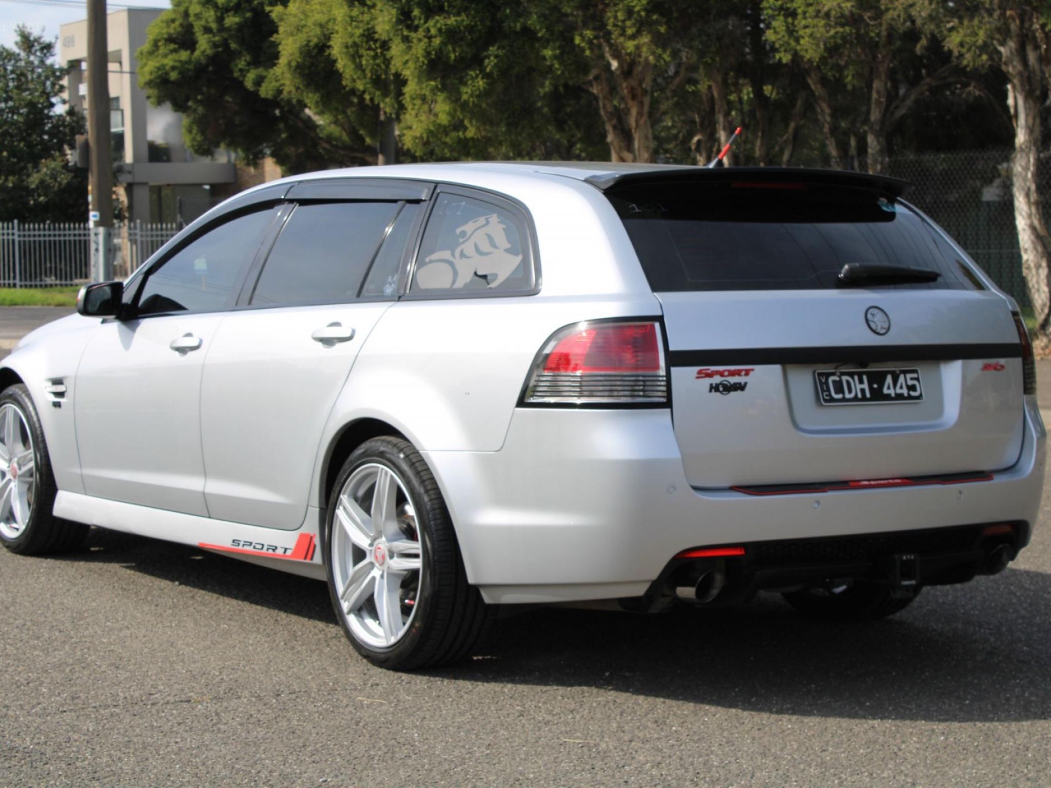 HOLDEN COMMODORE