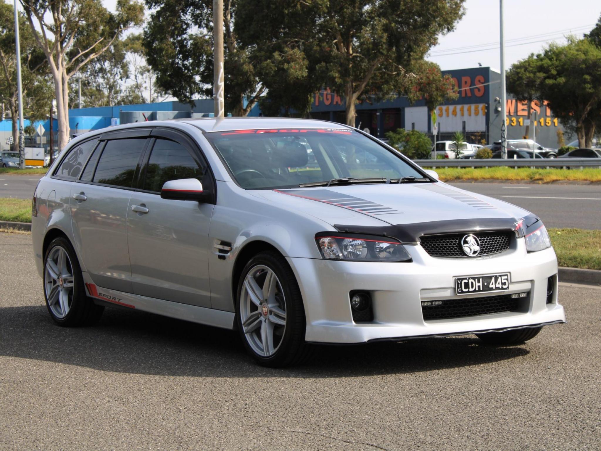 HOLDEN COMMODORE