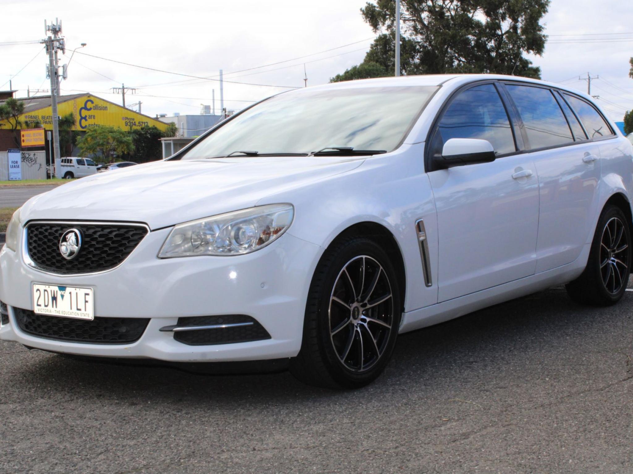 HOLDEN COMMODORE