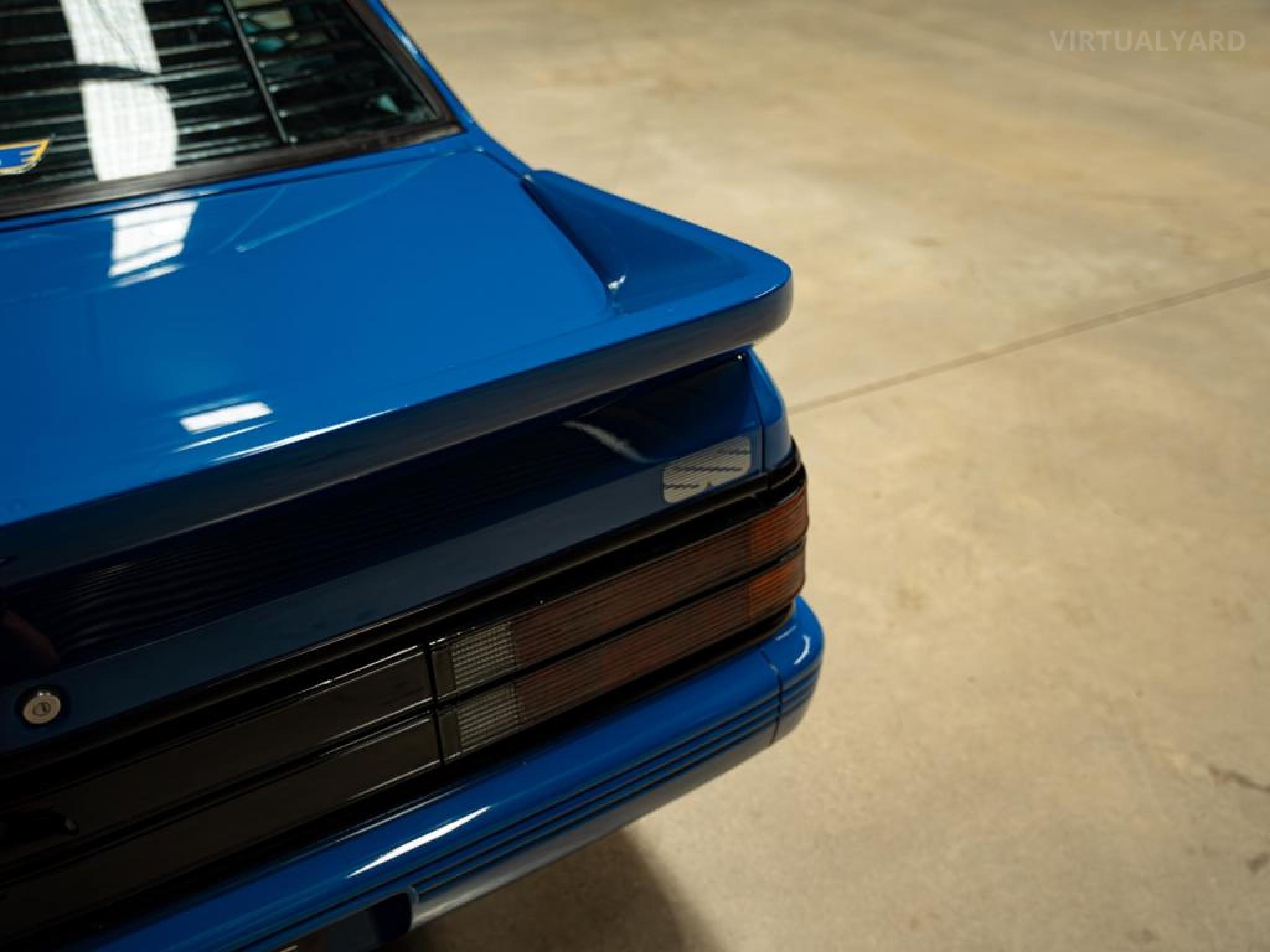 HOLDEN HDT COMMODORE