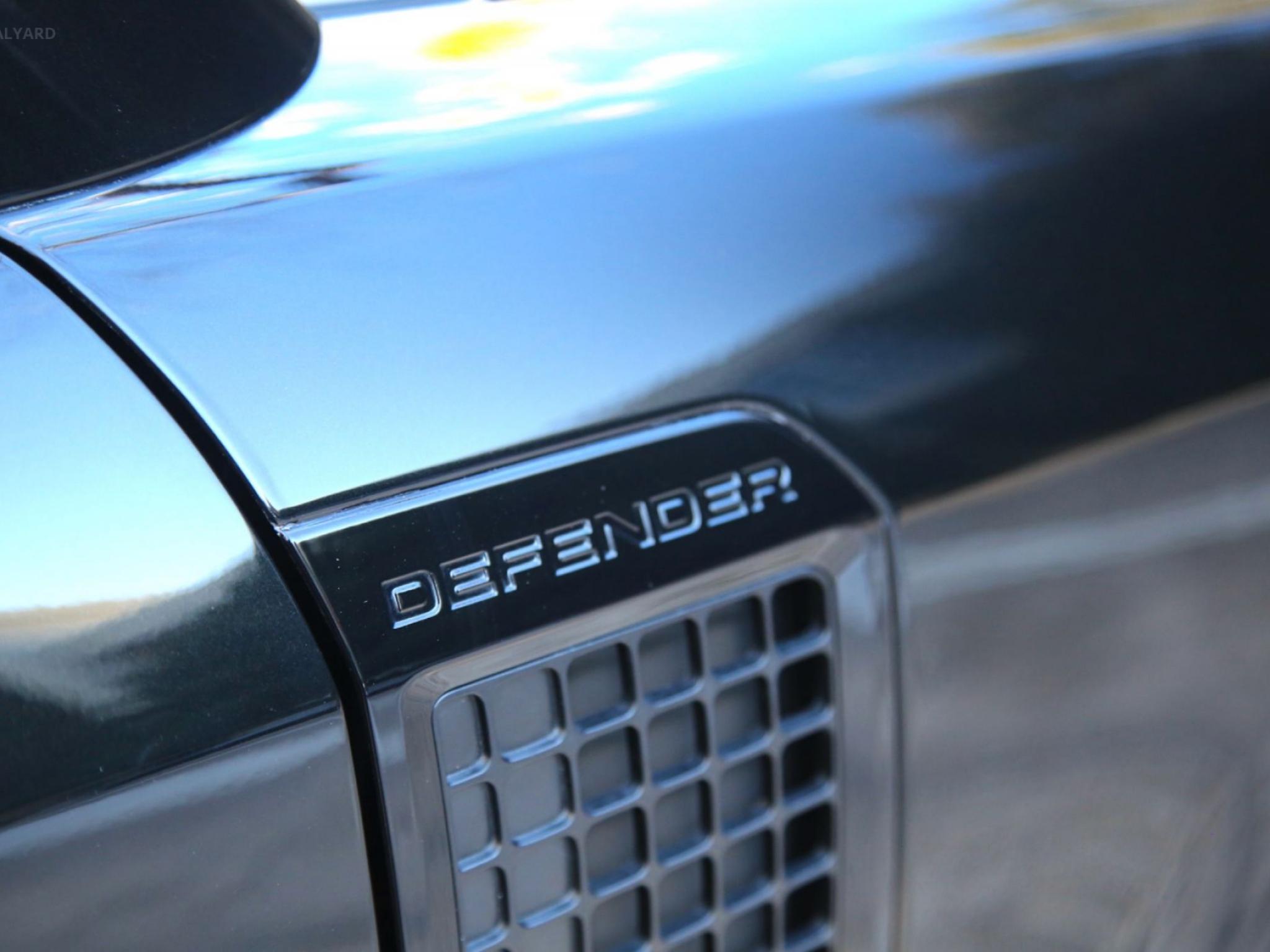 LAND ROVER DEFENDER