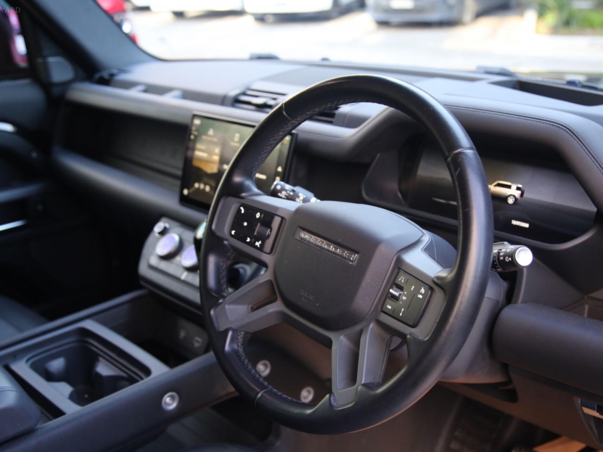 LAND ROVER DEFENDER