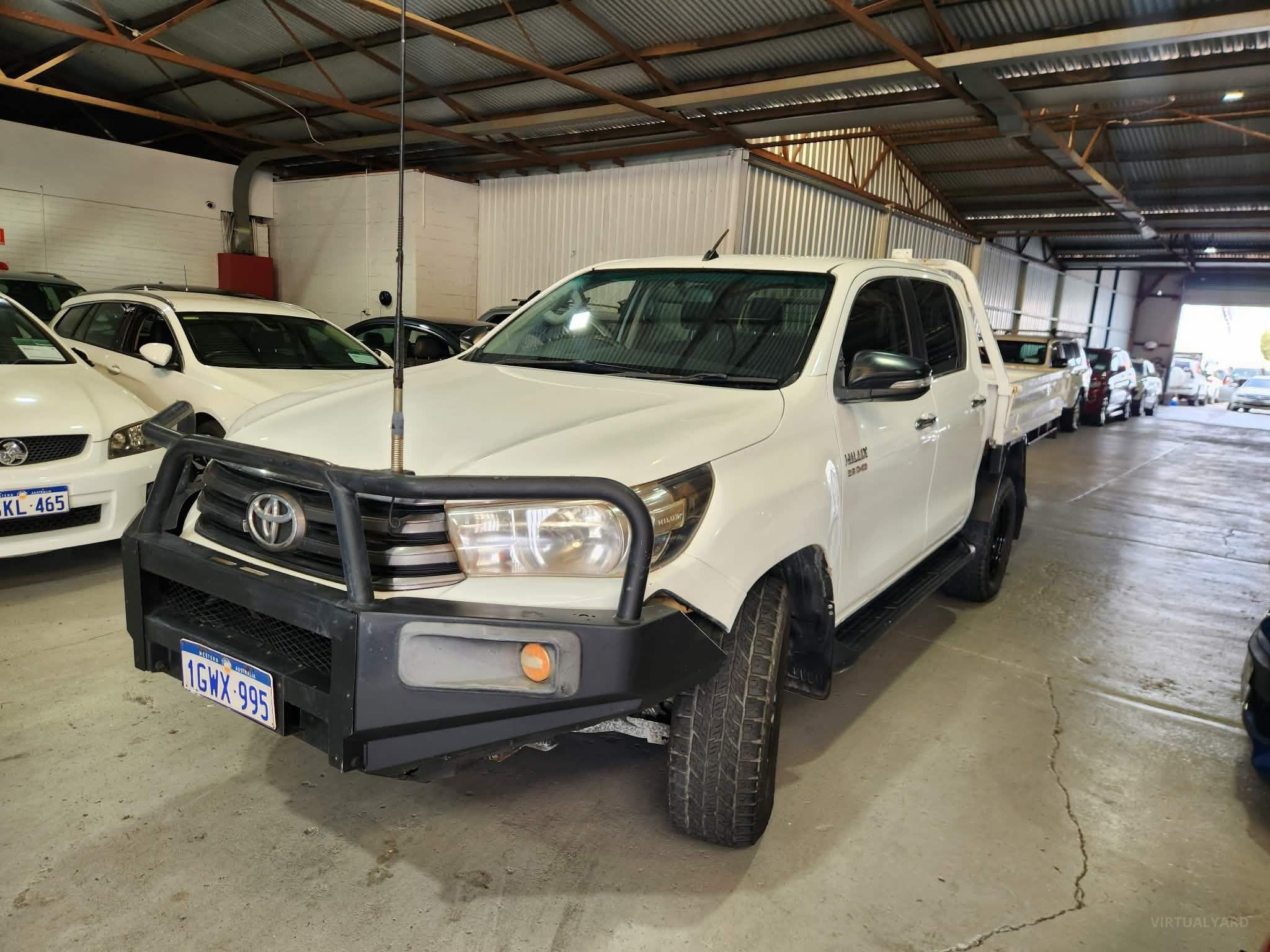 TOYOTA HILUX