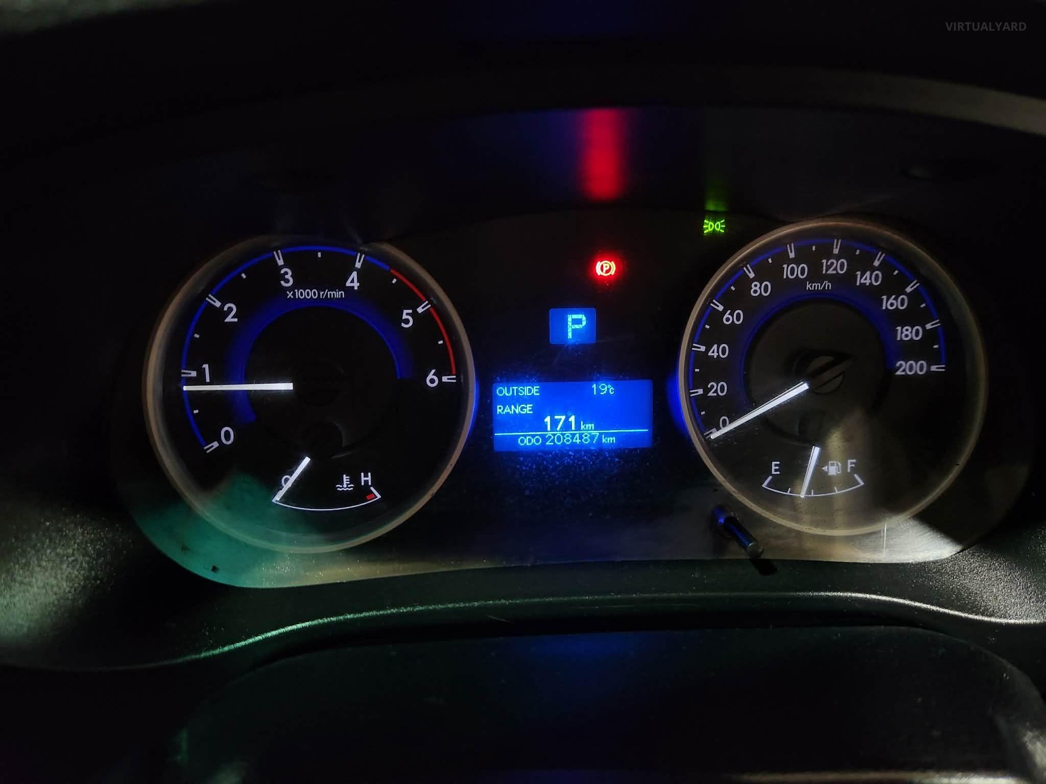 TOYOTA HILUX