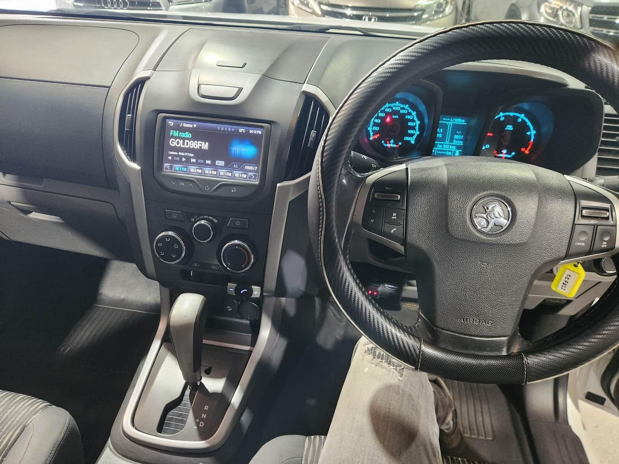 HOLDEN COLORADO