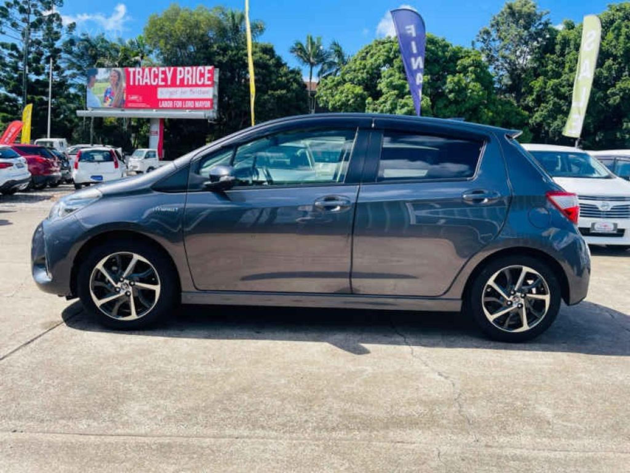 TOYOTA VITZ